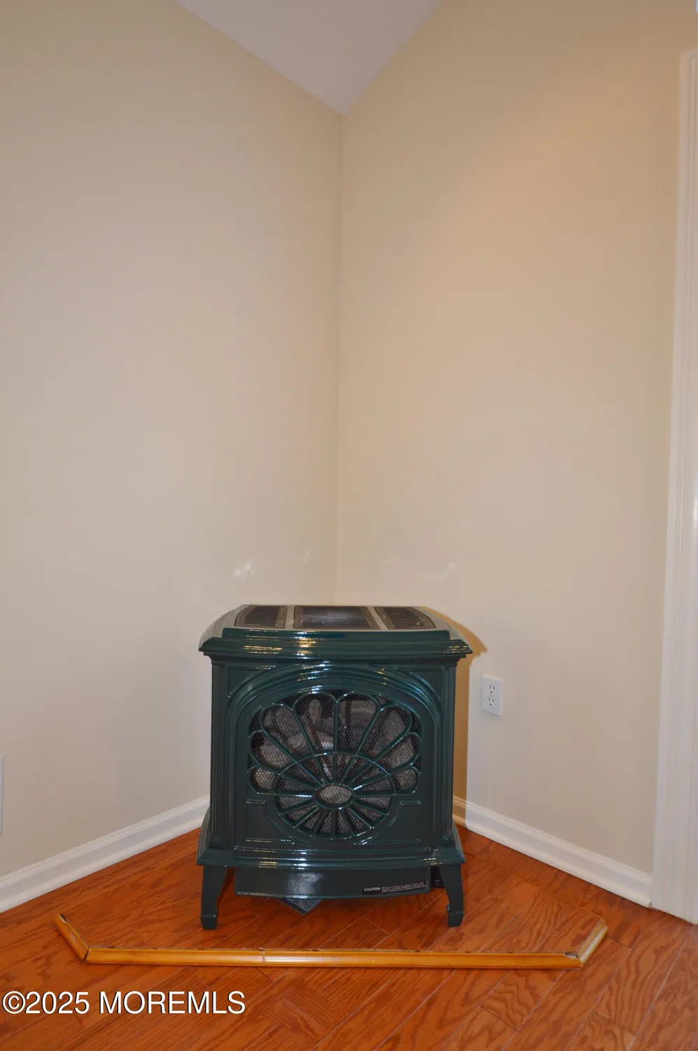 Property Slideshow image 22 of 61 | 2677 meadow lake dr, Toms River, NJ, 08755