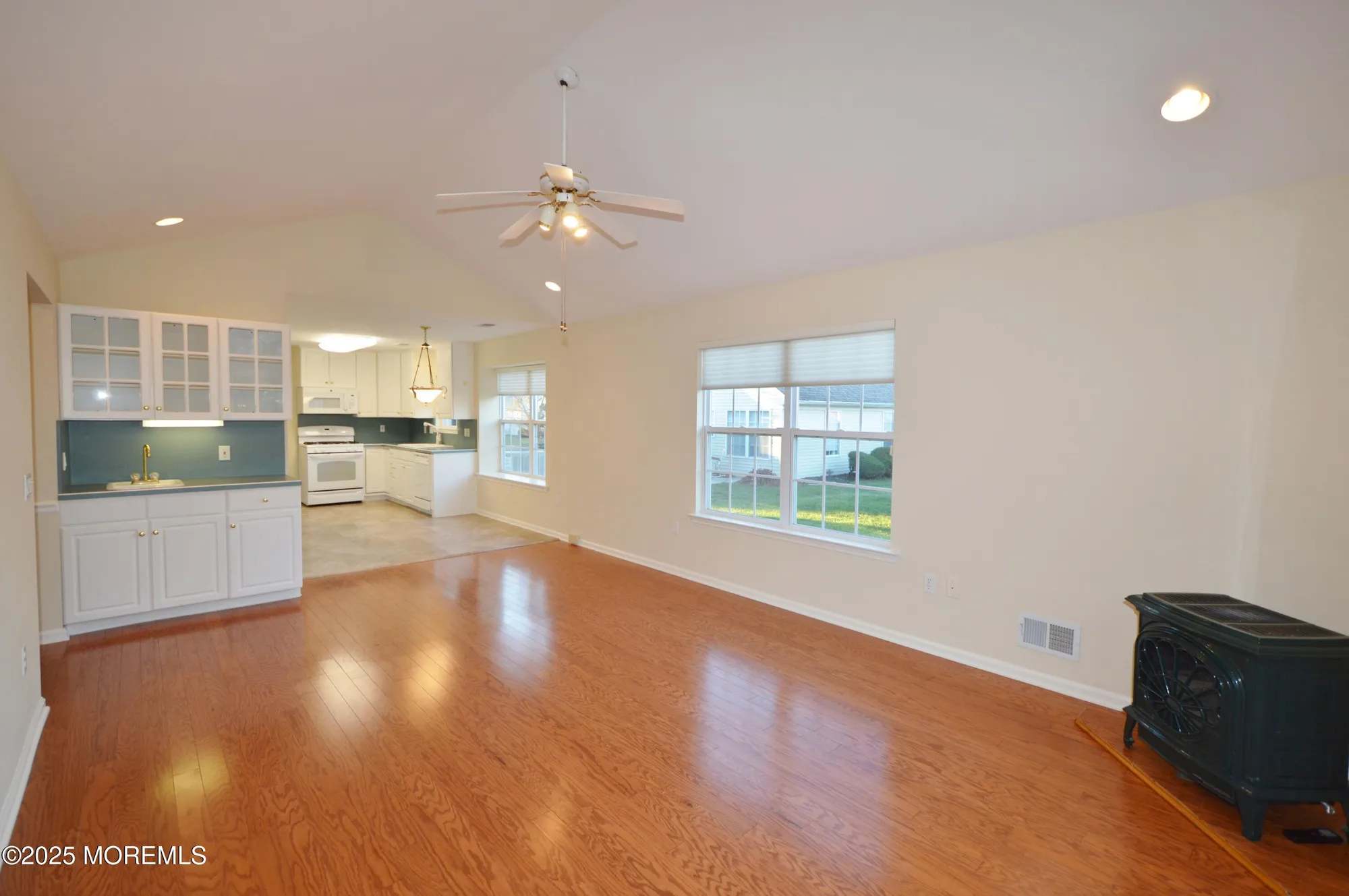 Property Slideshow image 24 of 61 | 2677 meadow lake dr, Toms River, NJ, 08755