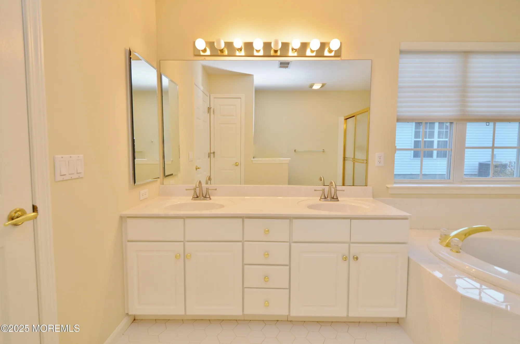 Property Slideshow image 32 of 61 | 2677 meadow lake dr, Toms River, NJ, 08755