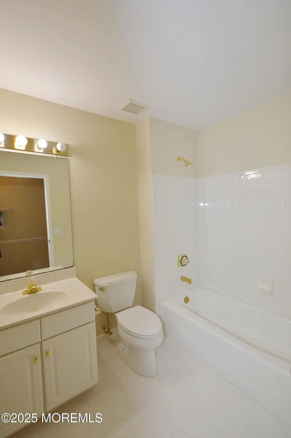 Property Slideshow image 38 of 61 | 2677 meadow lake dr, Toms River, NJ, 08755