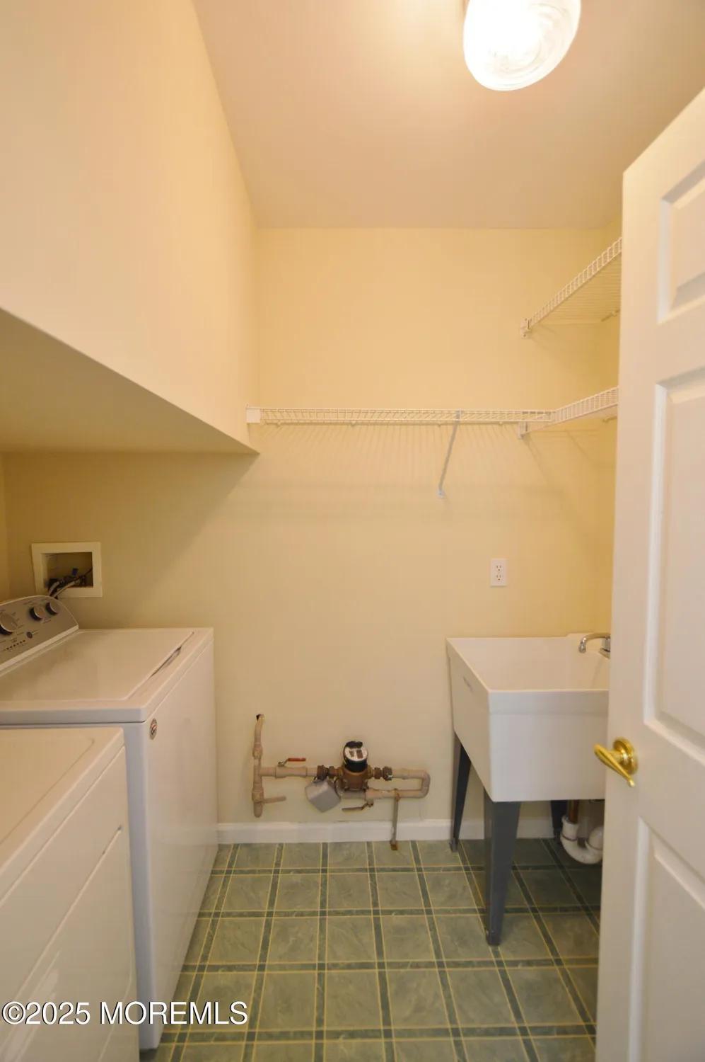 Property Slideshow image 39 of 61 | 2677 meadow lake dr, Toms River, NJ, 08755