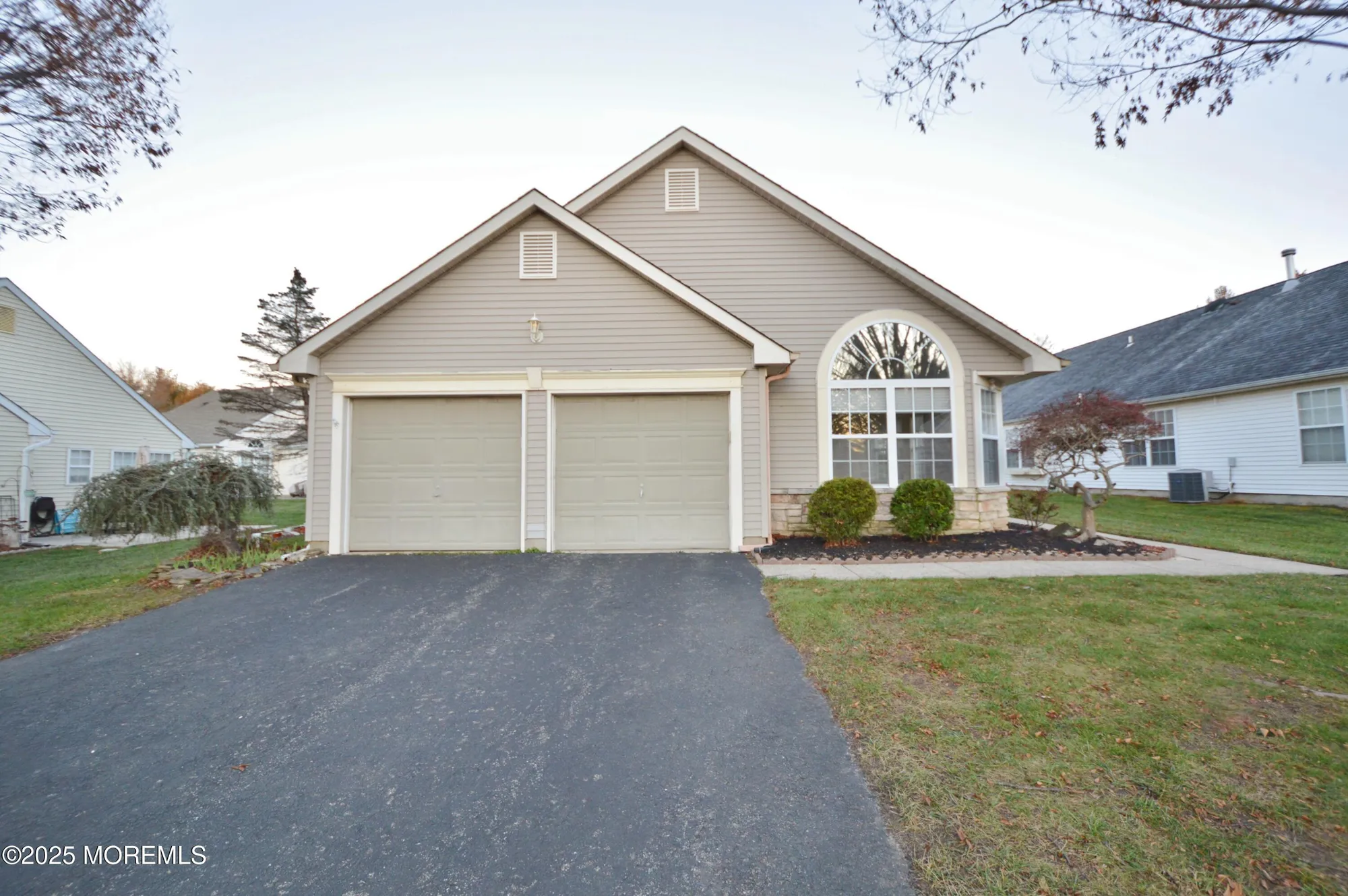 Property Slideshow image 2 of 61 | 2677 meadow lake dr, Toms River, NJ, 08755