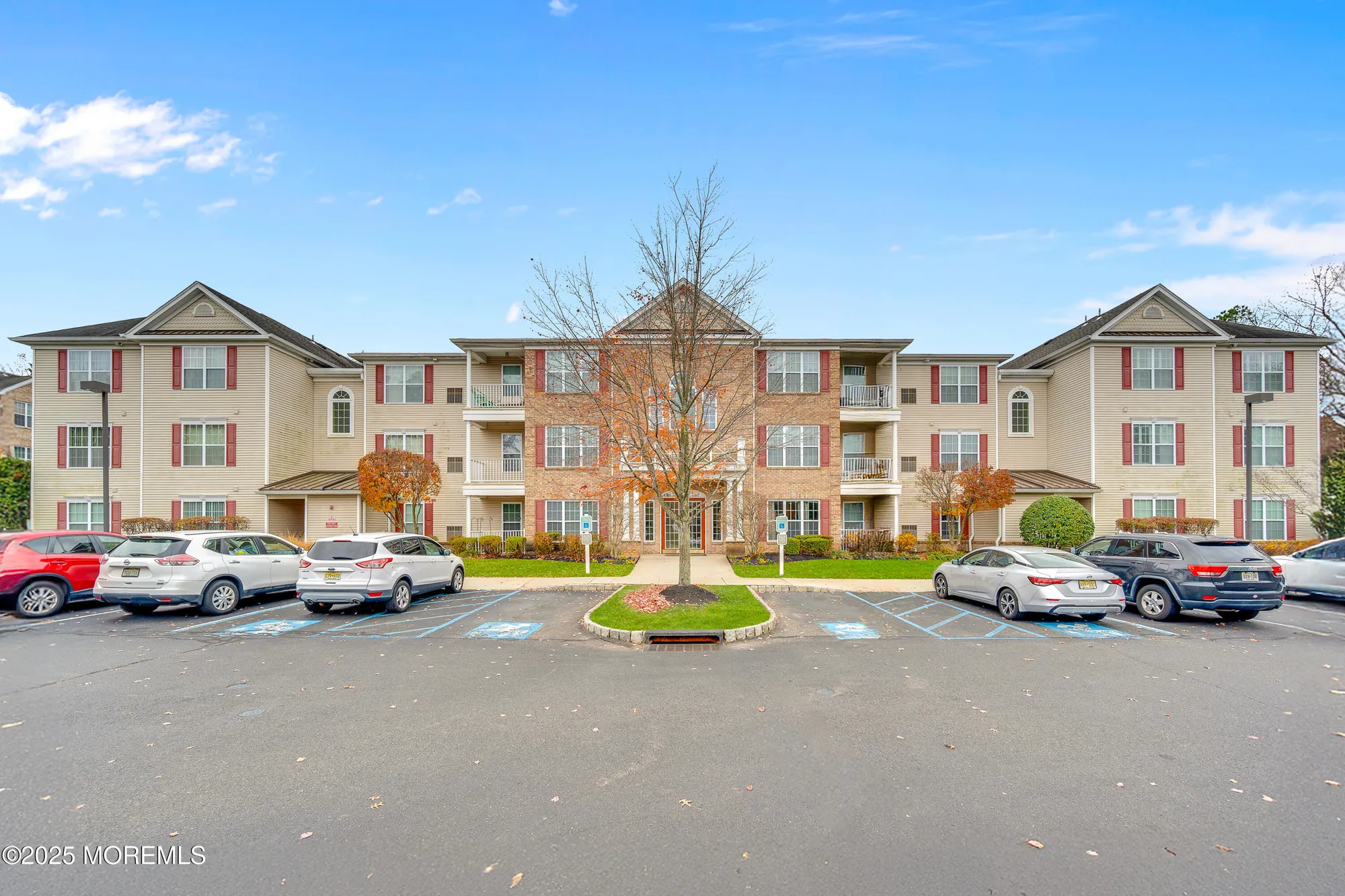 Property Slideshow image 5 of 48 | 632 sophee ln, Lakewood, NJ, 08701