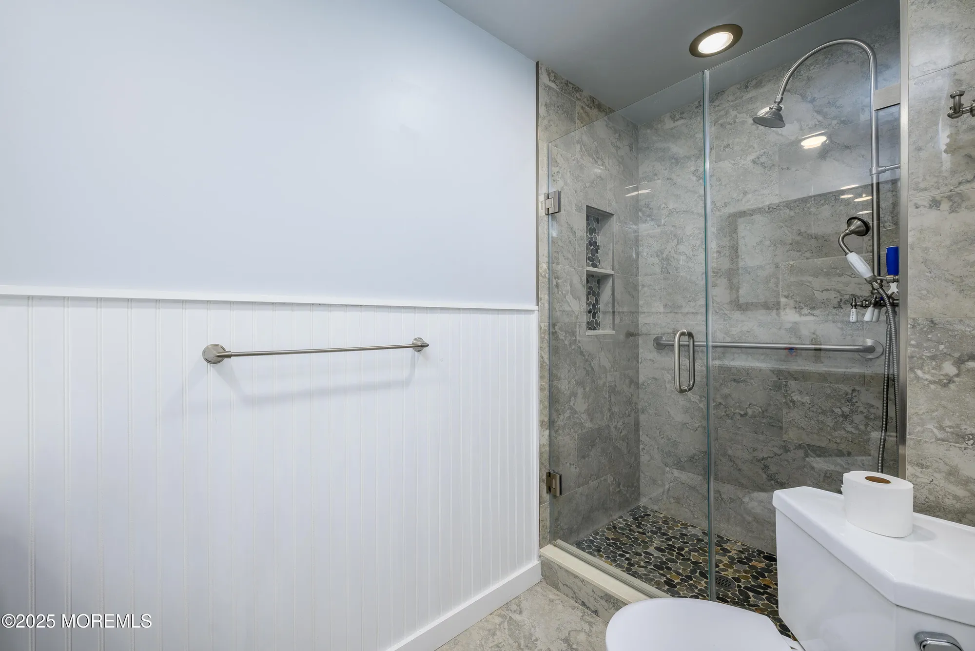 Property Slideshow image 30 of 36 | 233 cloverdale dr, Lakewood, NJ, 08701