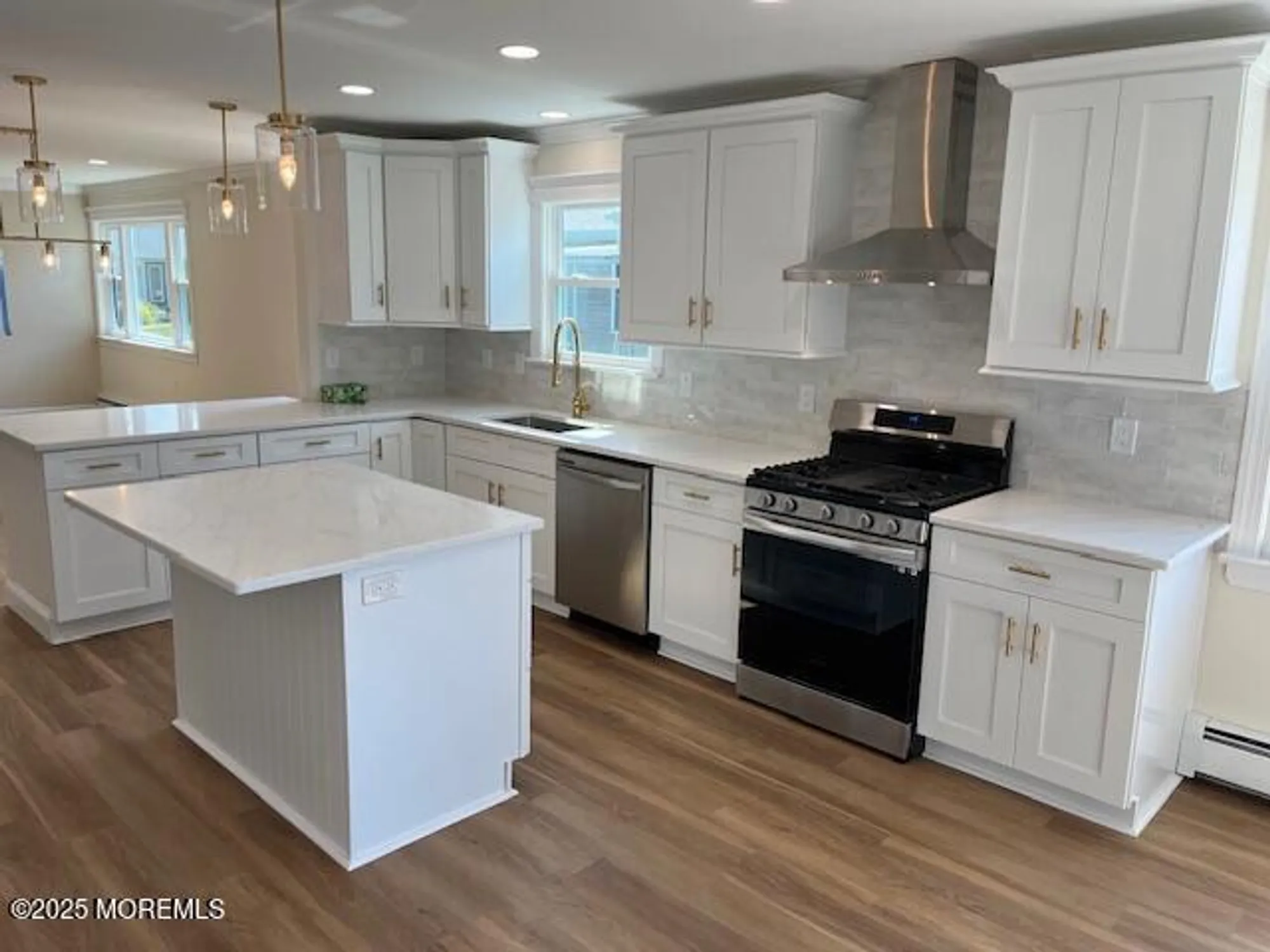 Property Slideshow image 5 of 15 | 208 bonaire dr, Toms River, NJ, 08757