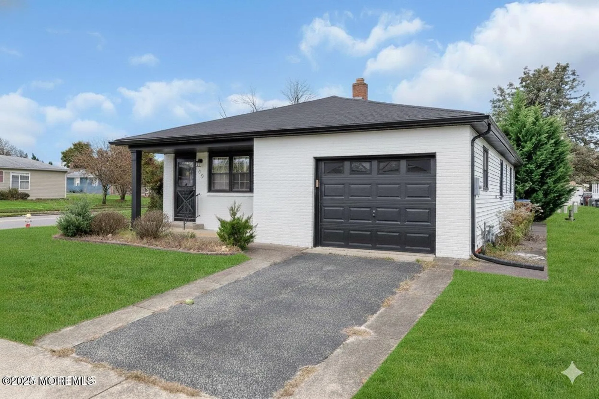 Property Slideshow image 1 of 15 | 208 bonaire dr, Toms River, NJ, 08757