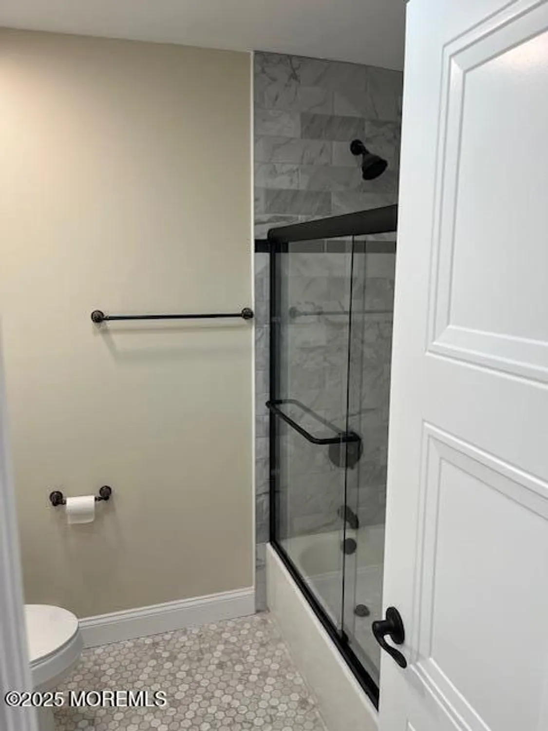 Property Slideshow image 12 of 15 | 208 bonaire dr, Toms River, NJ, 08757