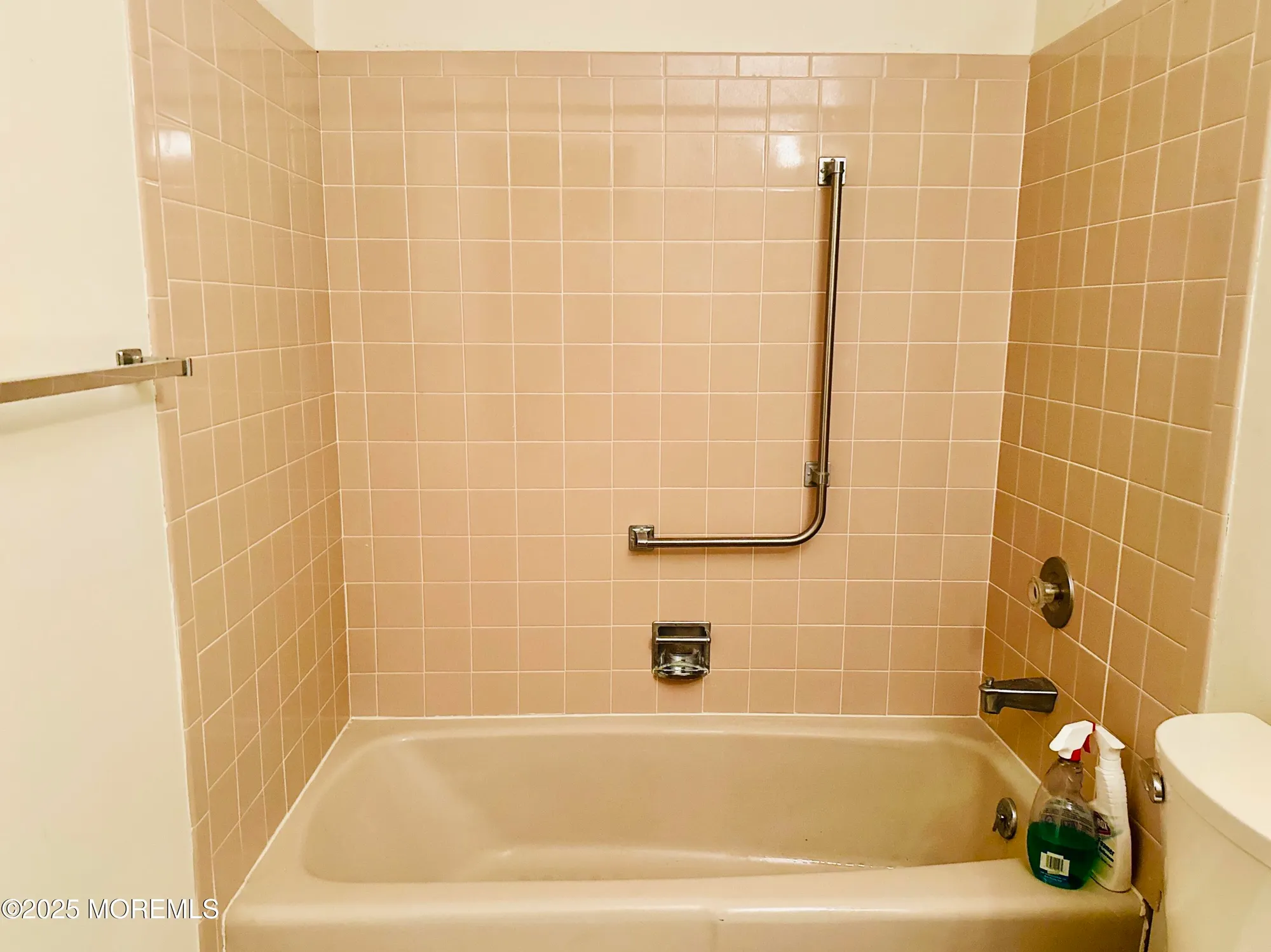 Property Slideshow image 25 of 31 | 26b moccasin dr b, Whiting, NJ, 08759