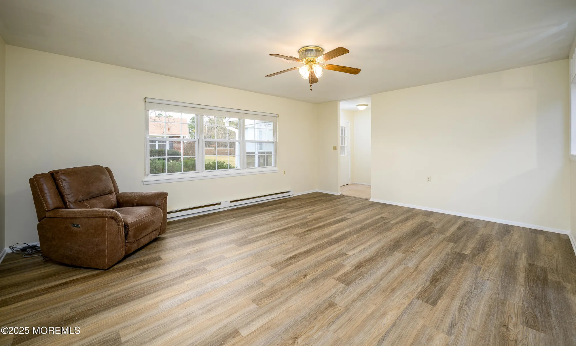 Property Slideshow image 4 of 24 | 933b thornhill ct, Lakewood, NJ, 08701