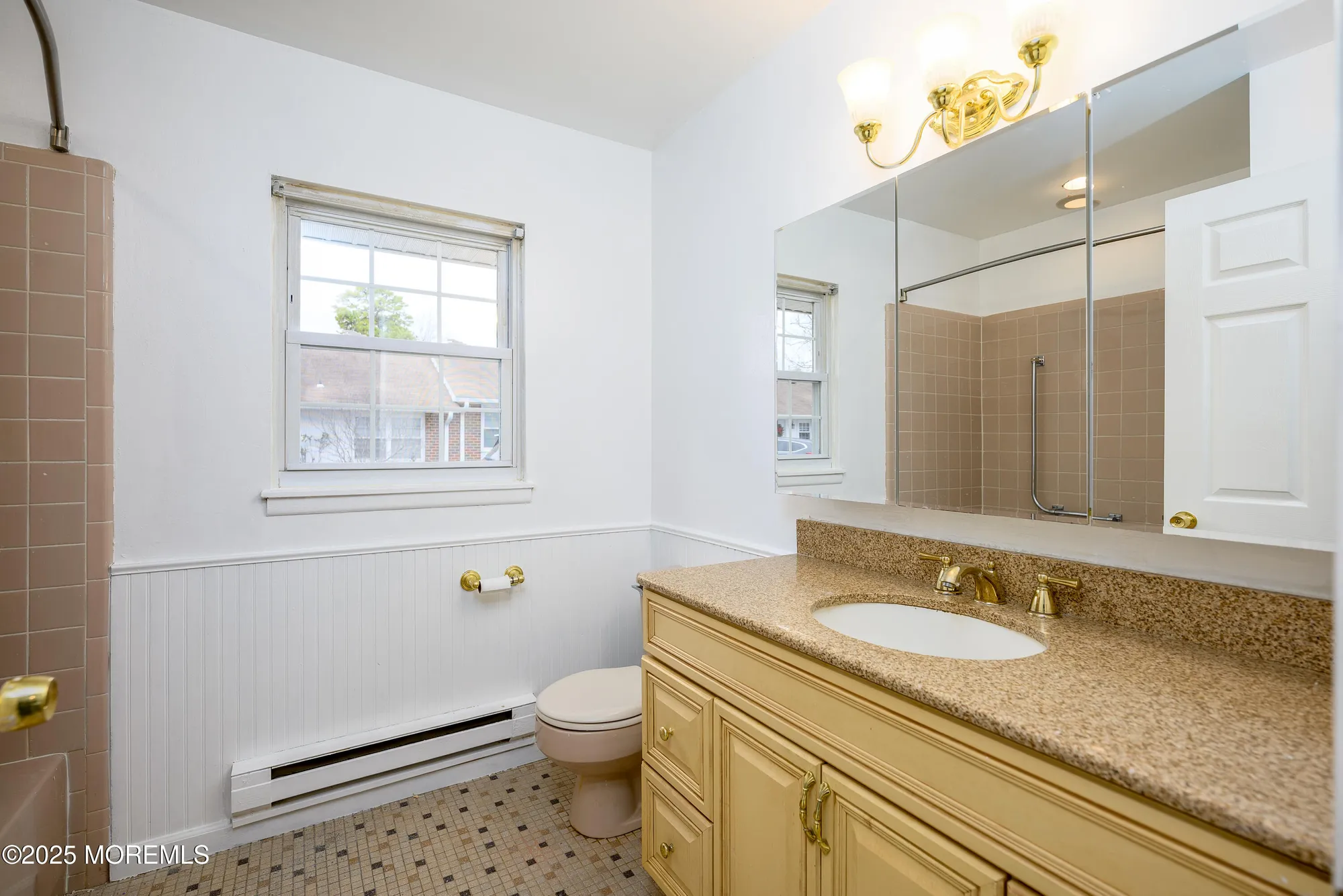Property Slideshow image 11 of 24 | 933b thornhill ct, Lakewood, NJ, 08701