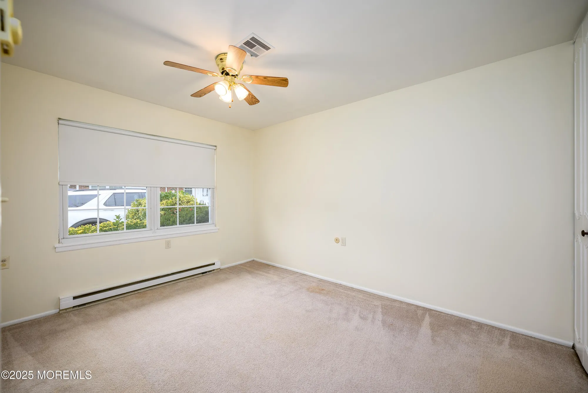 Property Slideshow image 12 of 24 | 933b thornhill ct, Lakewood, NJ, 08701