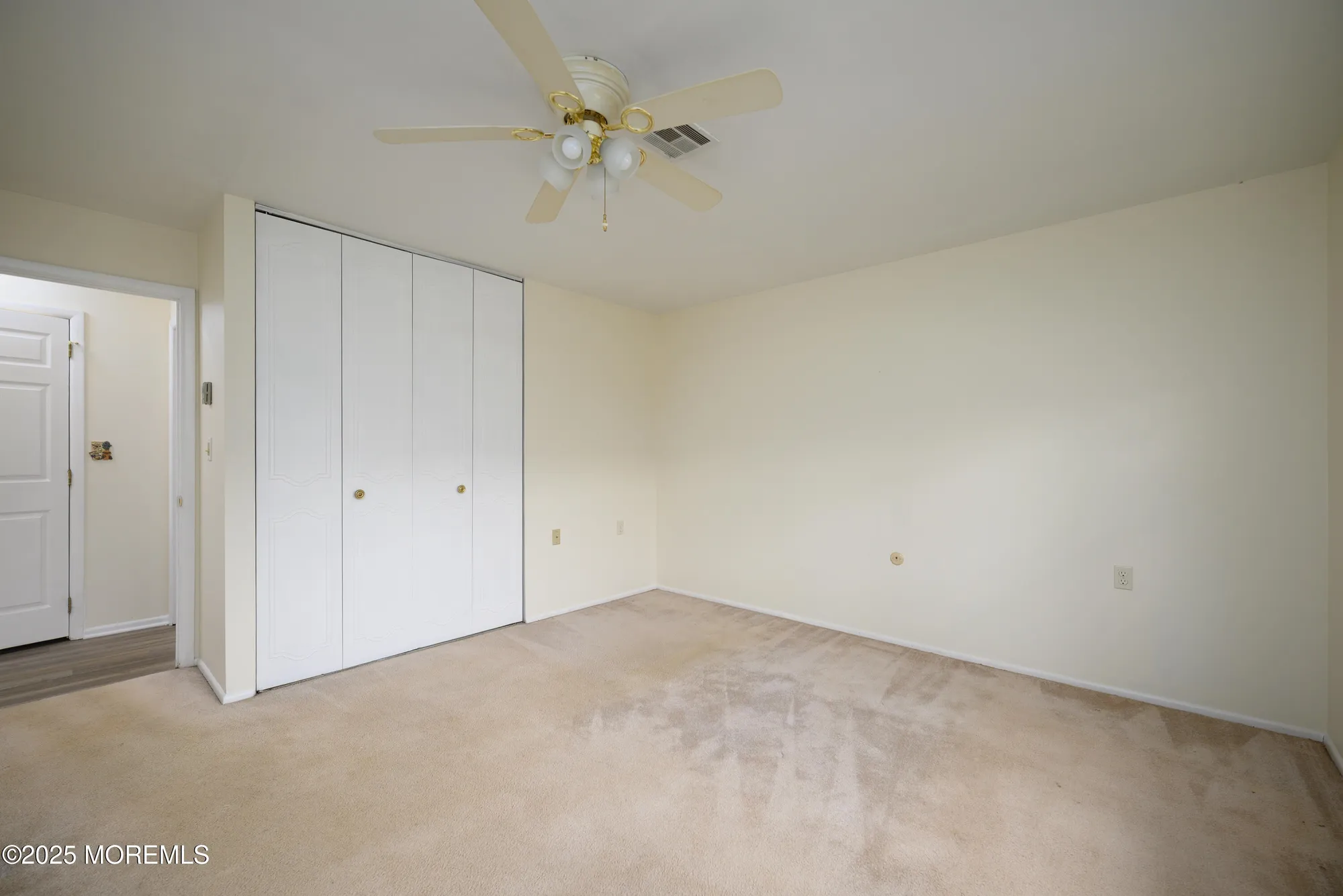 Property Slideshow image 15 of 24 | 933b thornhill ct, Lakewood, NJ, 08701