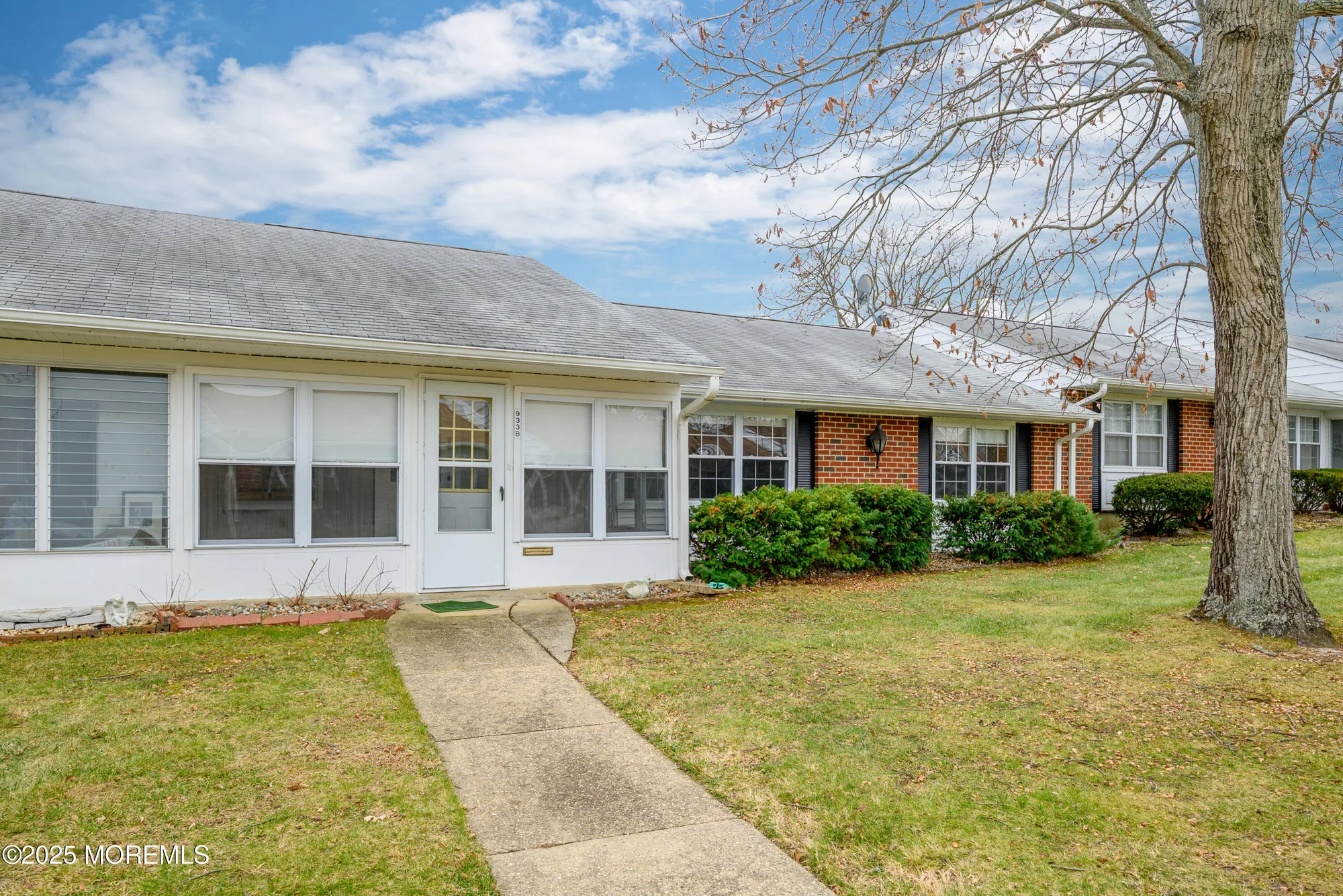 Property Slideshow image 21 of 24 | 933b thornhill ct, Lakewood, NJ, 08701