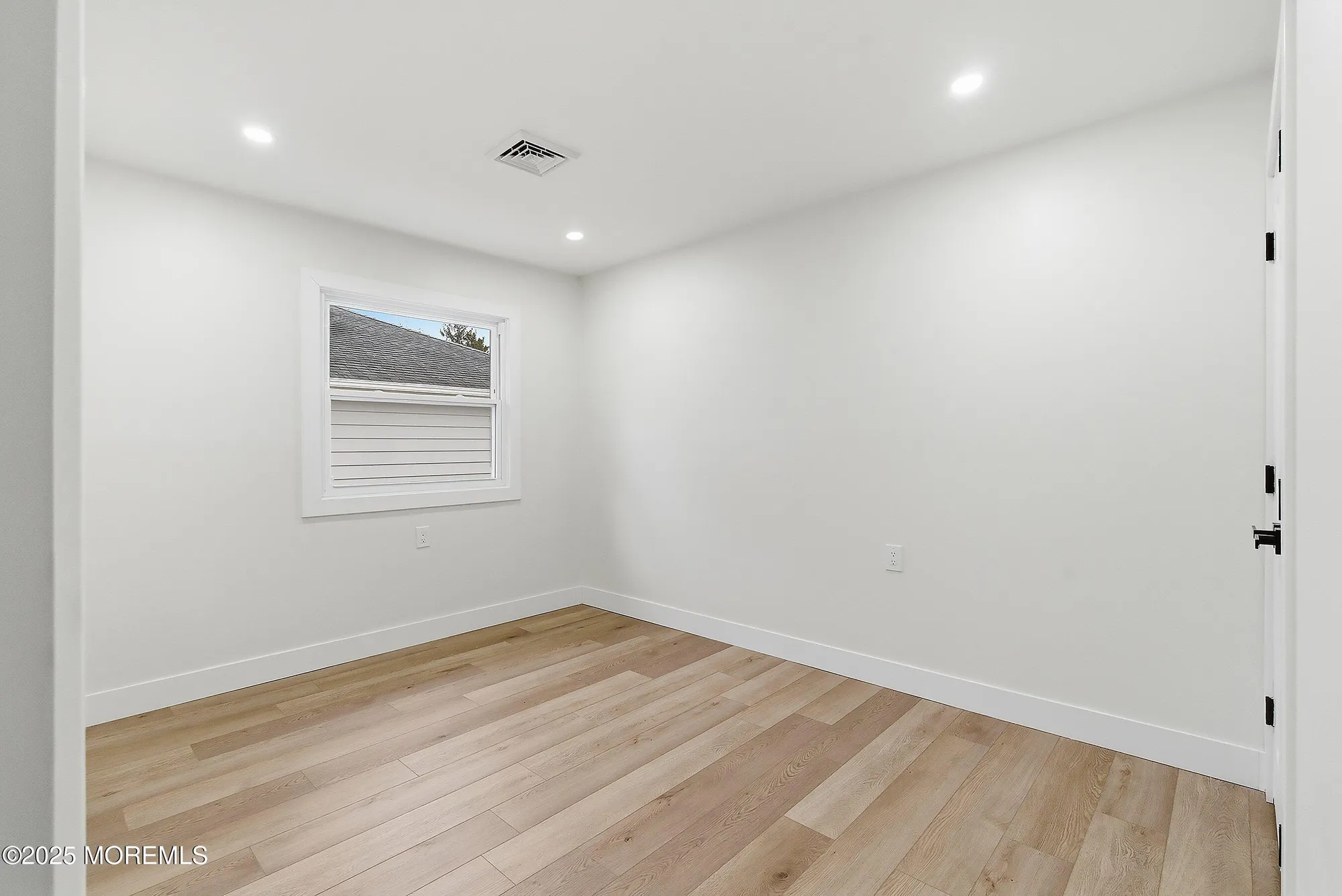 Property Slideshow image 19 of 56 | 178 charlotteville dr, Toms River, NJ, 08757