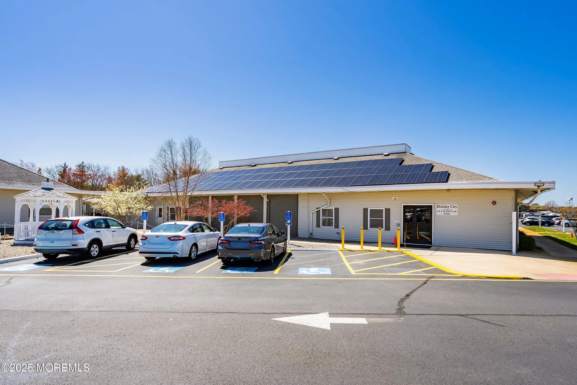 Property Slideshow image 37 of 56 | 178 charlotteville dr, Toms River, NJ, 08757