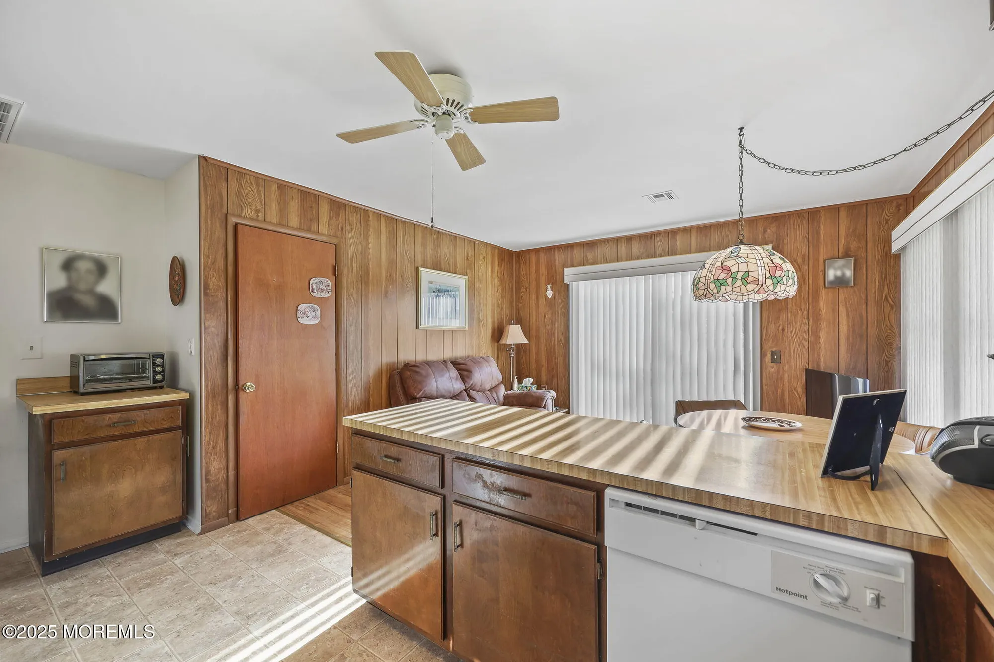 Property Slideshow image 13 of 24 | 39 fontana st, Toms River, NJ, 08757