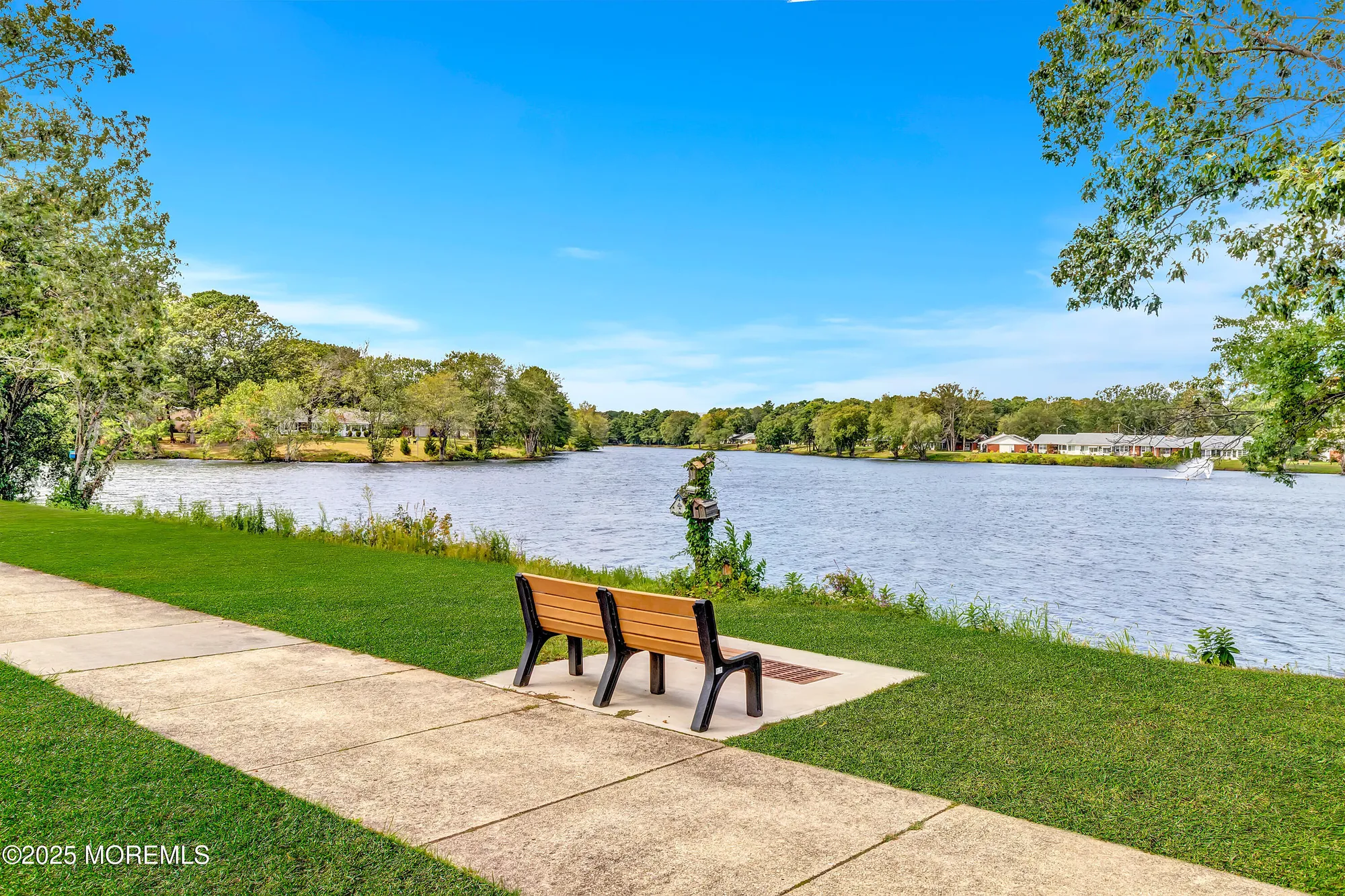 39M CAMBRIDGE CT, LAKEWOOD, NJ 08701 | Leisure Village | 55+ Home For Sale