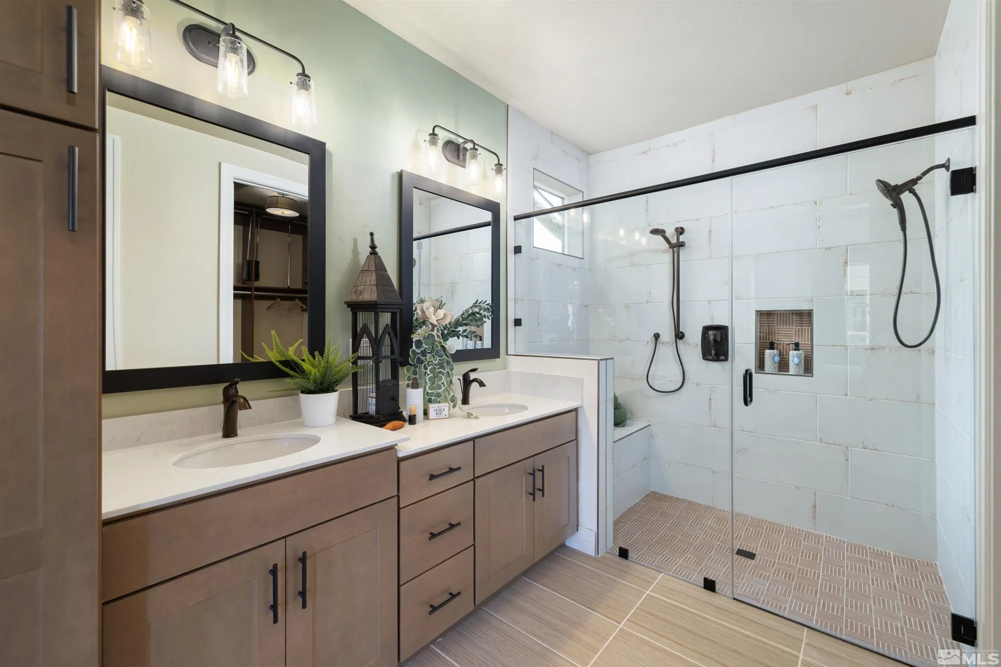 Property Slideshow image 13 of 18 | 282 arlis pl, Sparks, NV, 89441