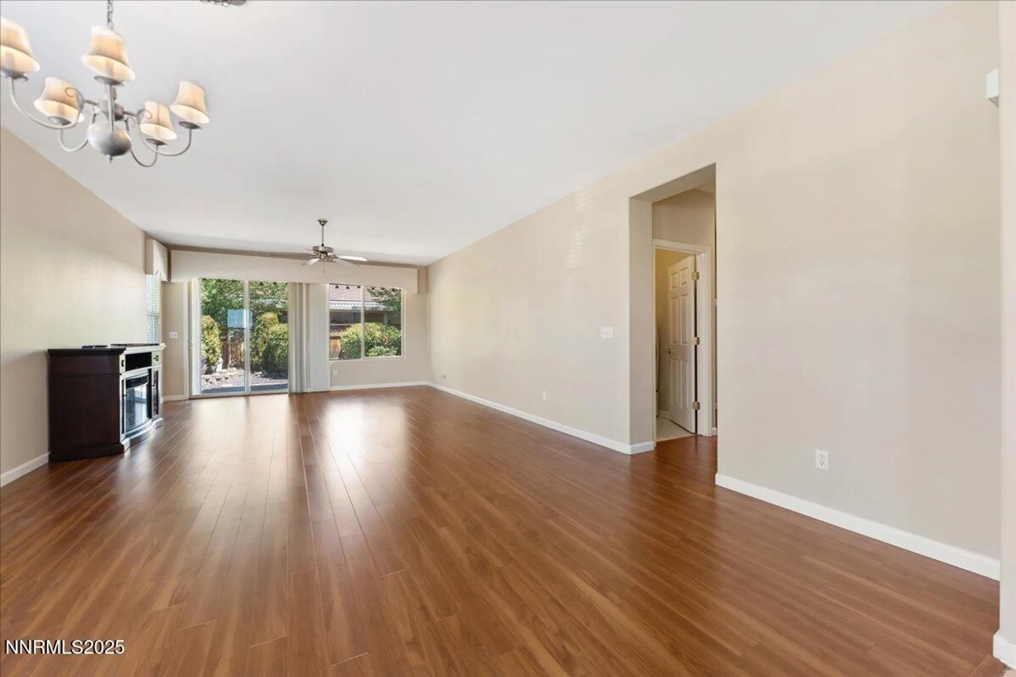 Property Slideshow image 11 of 31 | 1860 medolla dr, Sparks, NV, 89434