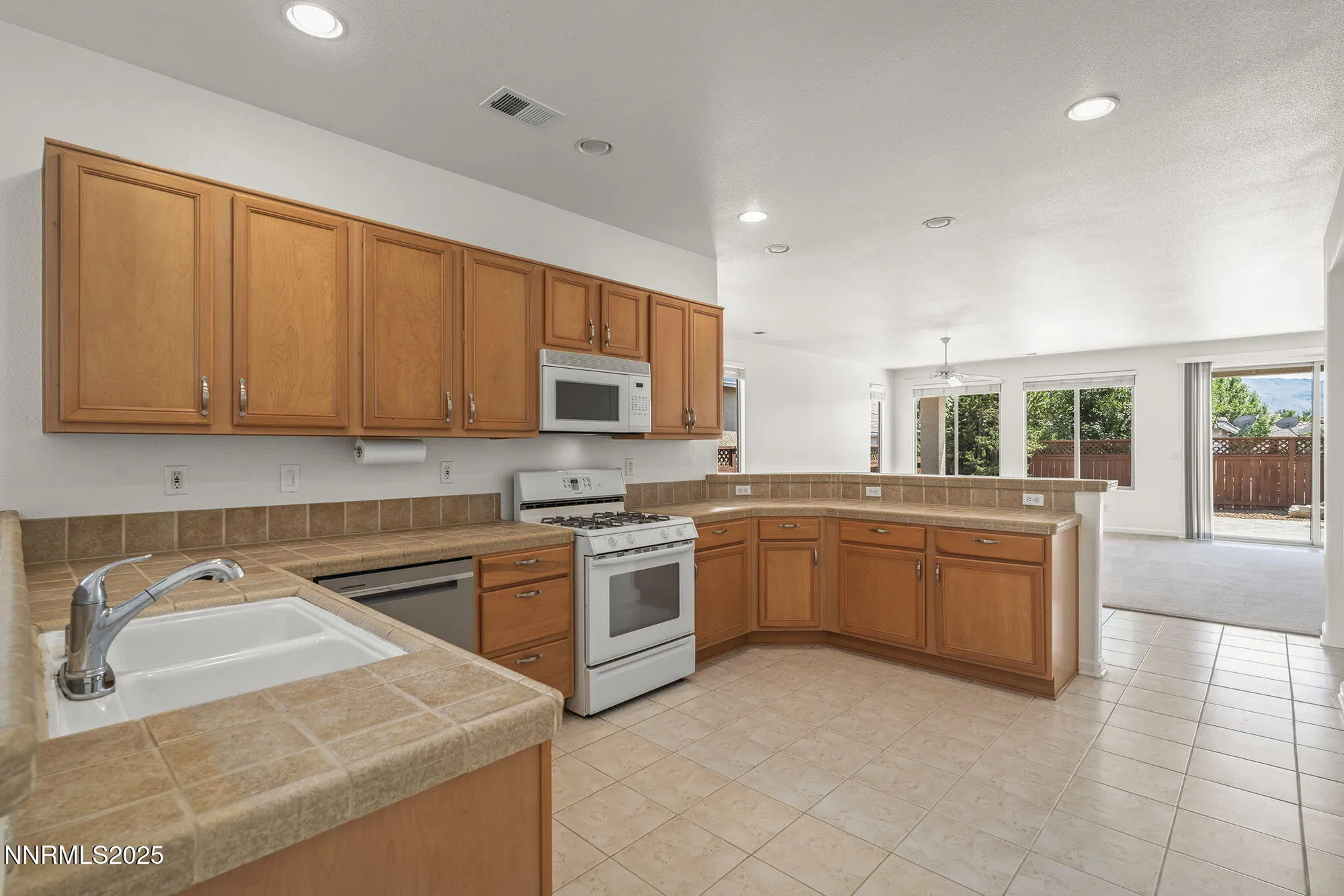 Property Slideshow image 10 of 32 | 2119 avella dr, Sparks, NV, 89434