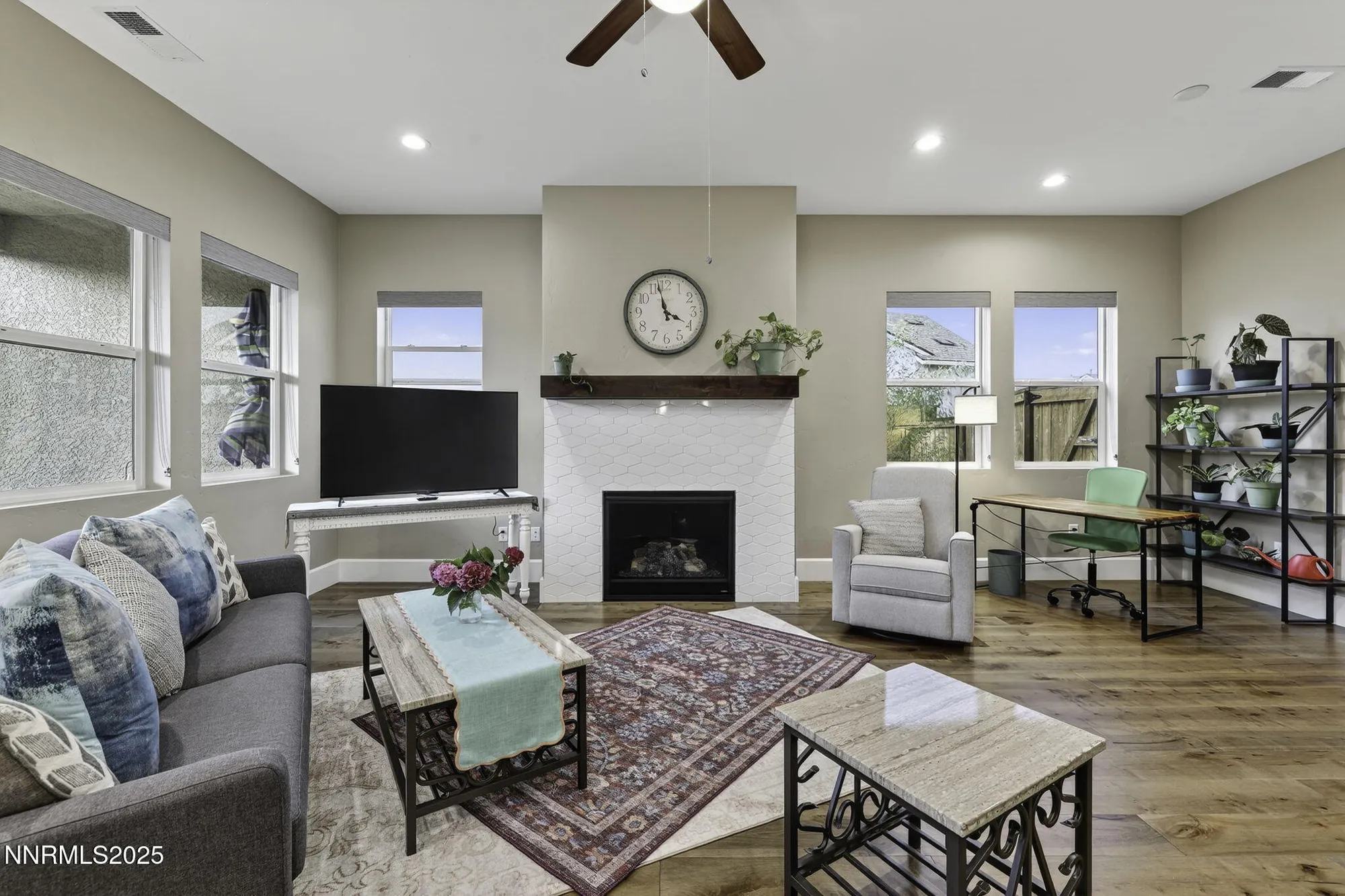 Property Slideshow image 8 of 51 | 7317 oakmont ln, Sparks, NV, 89436