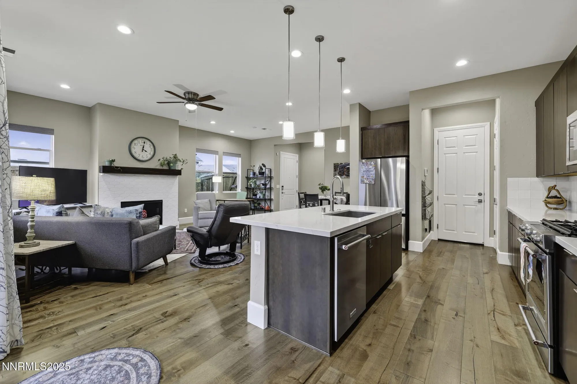 Property Slideshow image 16 of 51 | 7317 oakmont ln, Sparks, NV, 89436