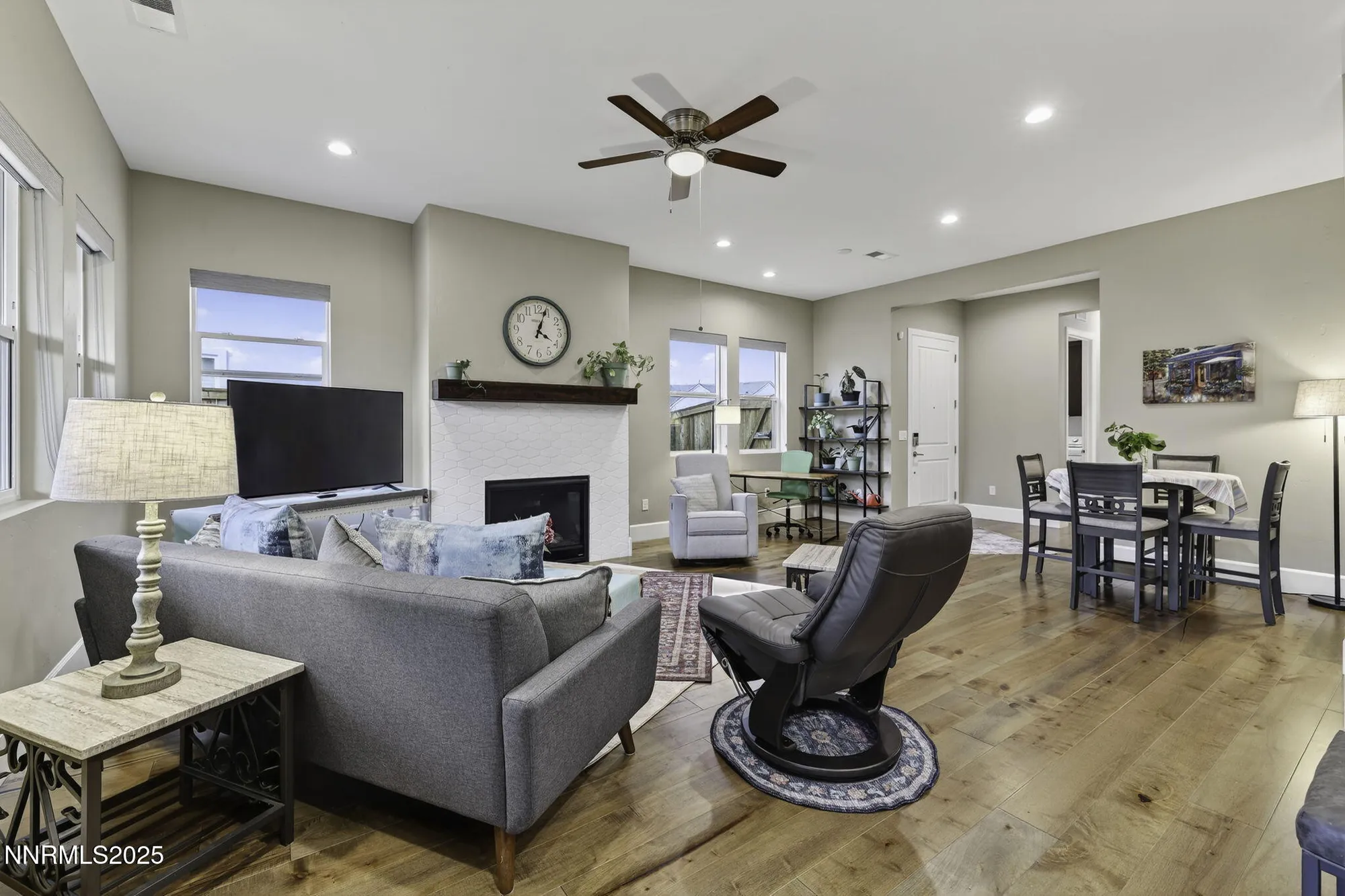 Property Slideshow image 17 of 51 | 7317 oakmont ln, Sparks, NV, 89436