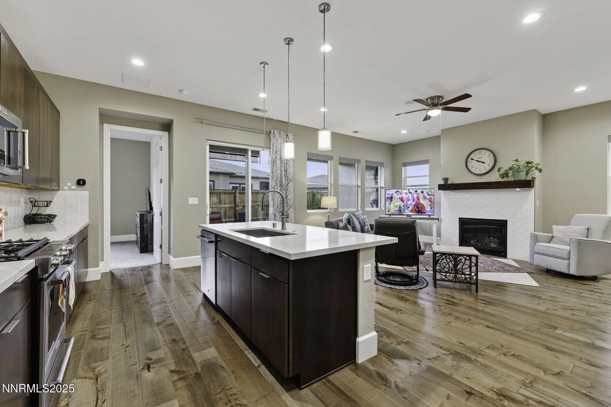 Property Slideshow image 18 of 51 | 7317 oakmont ln, Sparks, NV, 89436