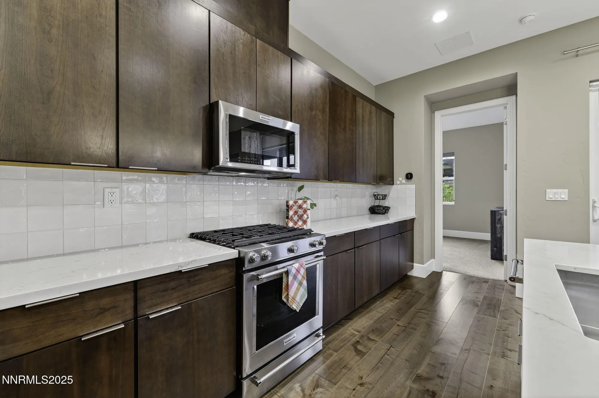 Property Slideshow image 23 of 51 | 7317 oakmont ln, Sparks, NV, 89436