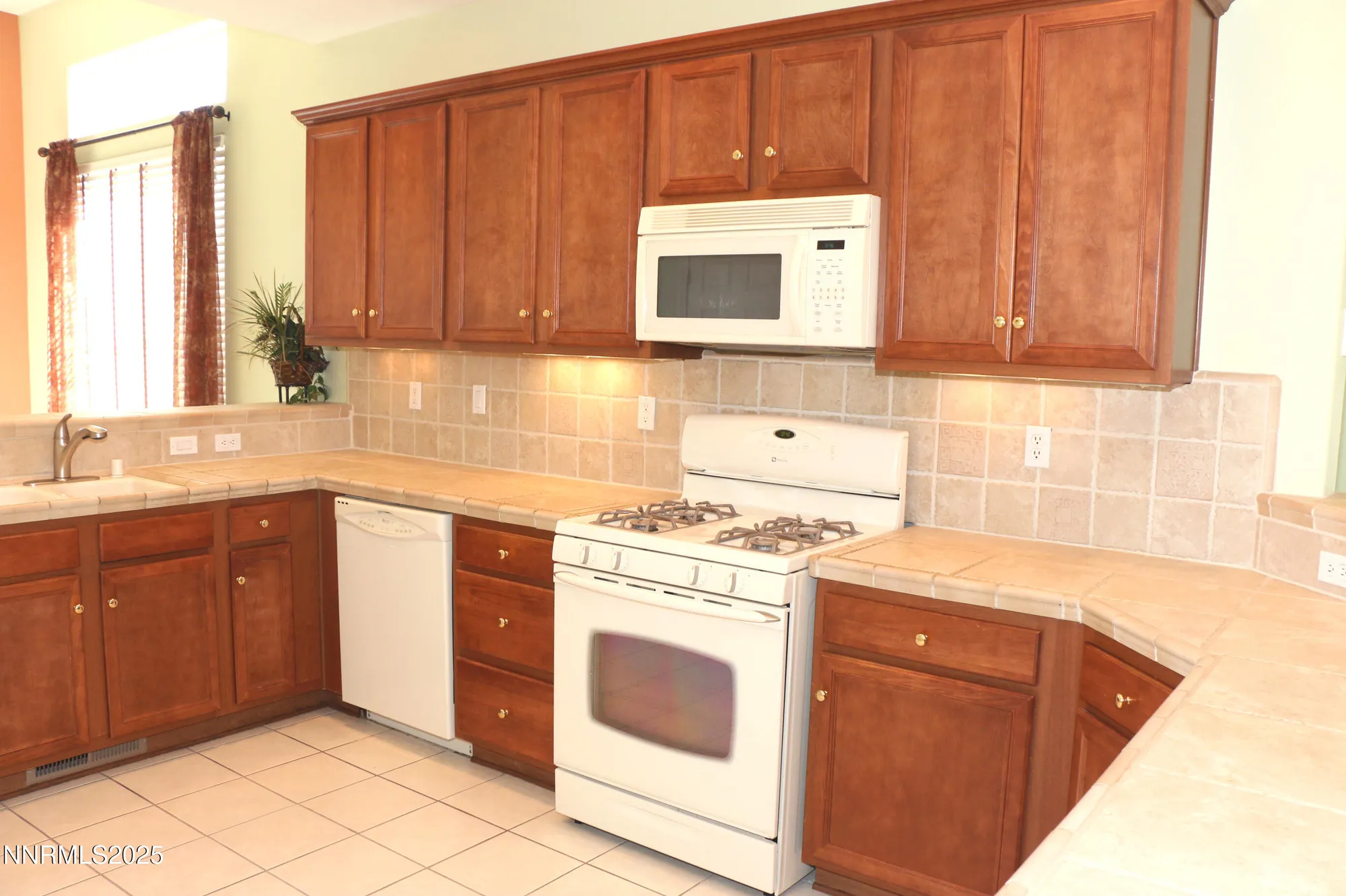 Property Slideshow image 14 of 37 | 2335 calabria dr toscana, Sparks, NV, 89434