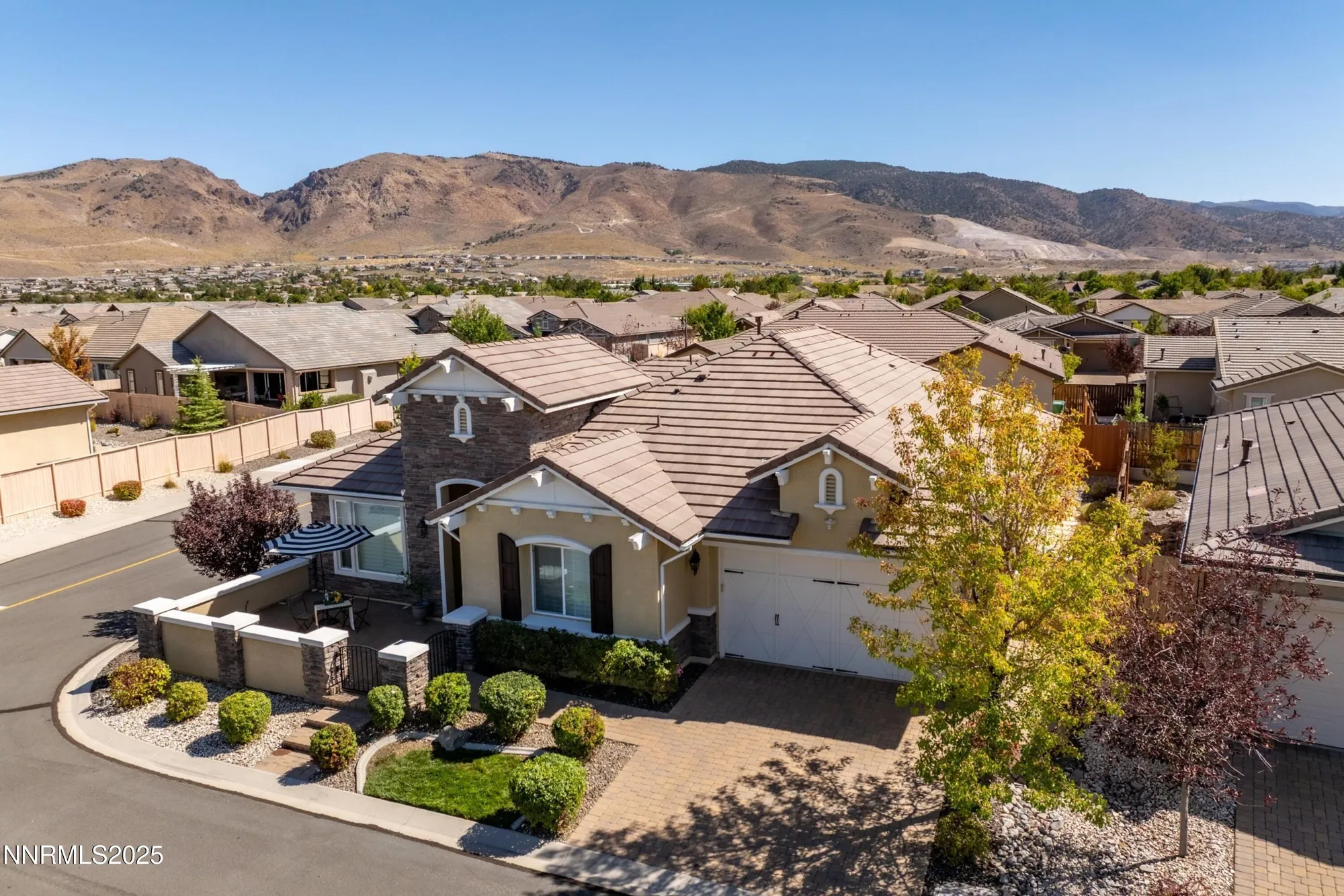Property Slideshow image 26 of 47 | 2220 arpagos ln, Reno, NV, 89521