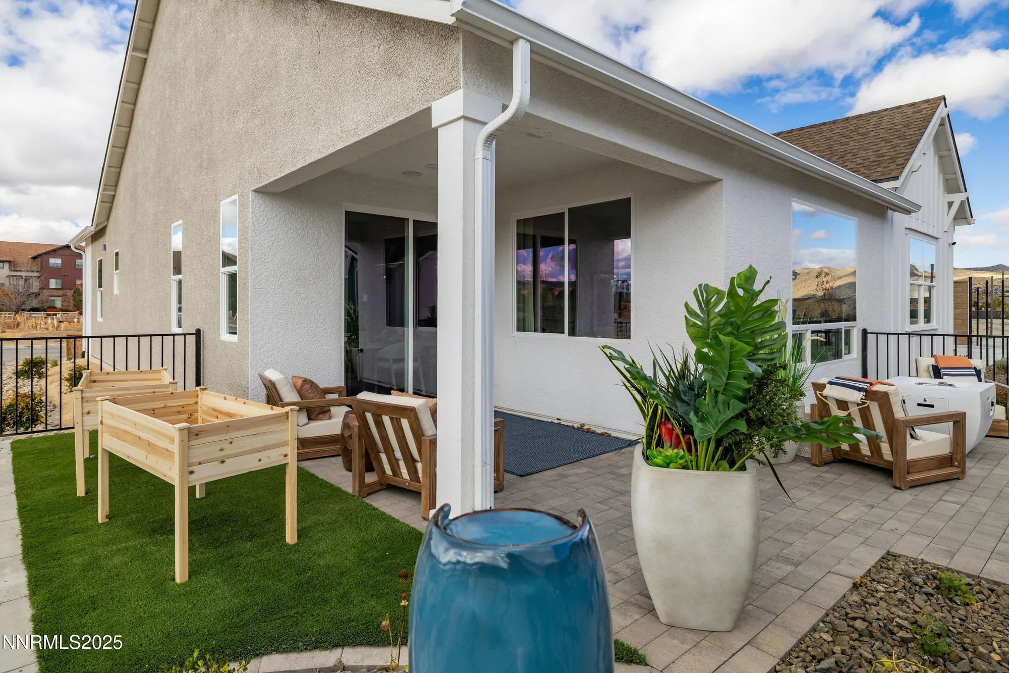 Property Slideshow image 10 of 11 | 284 arlis pl, Sparks, NV, 89441