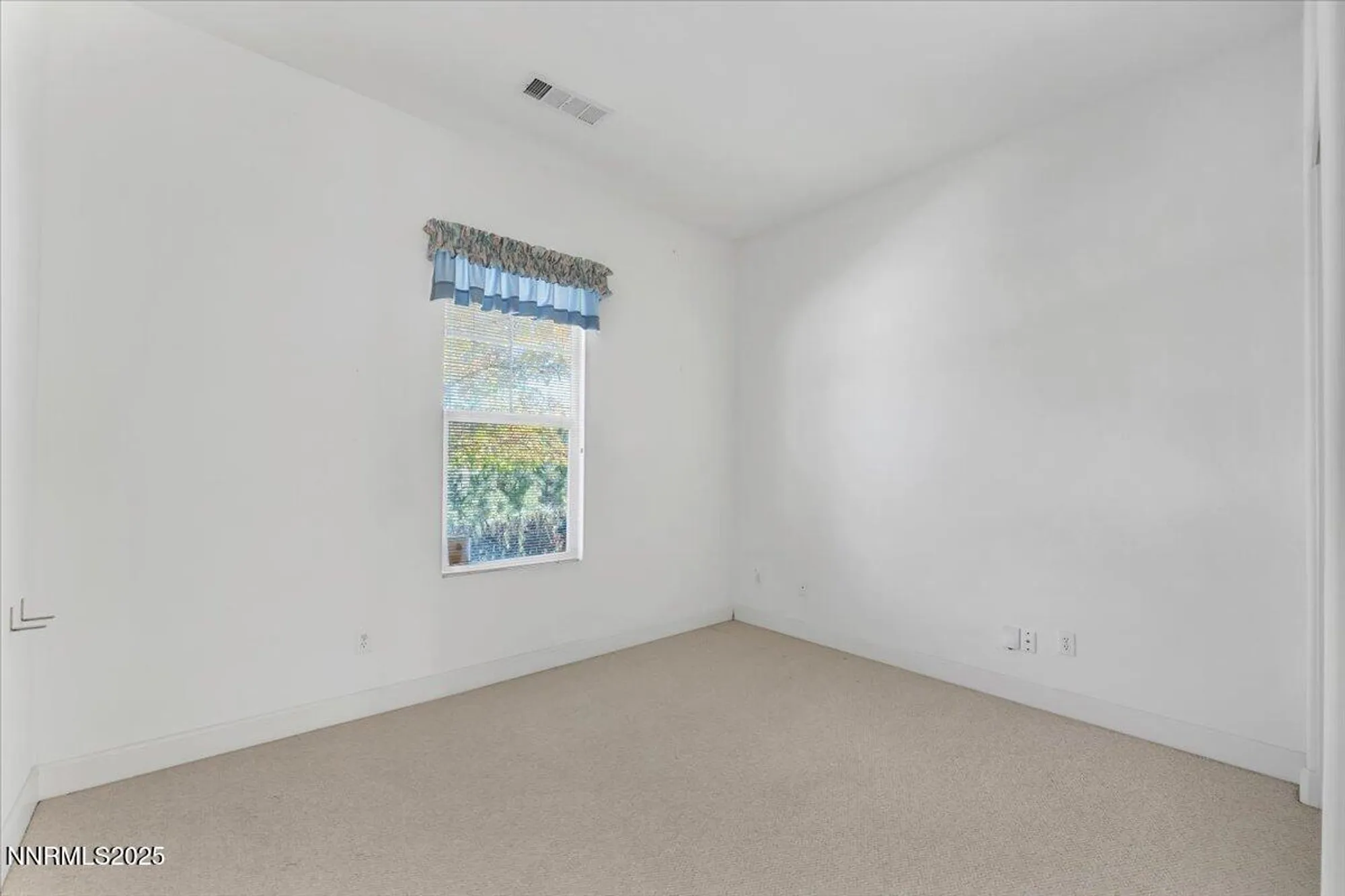 Property Slideshow image 28 of 34 | 1405 meridian ranch dr, Reno, NV, 89523