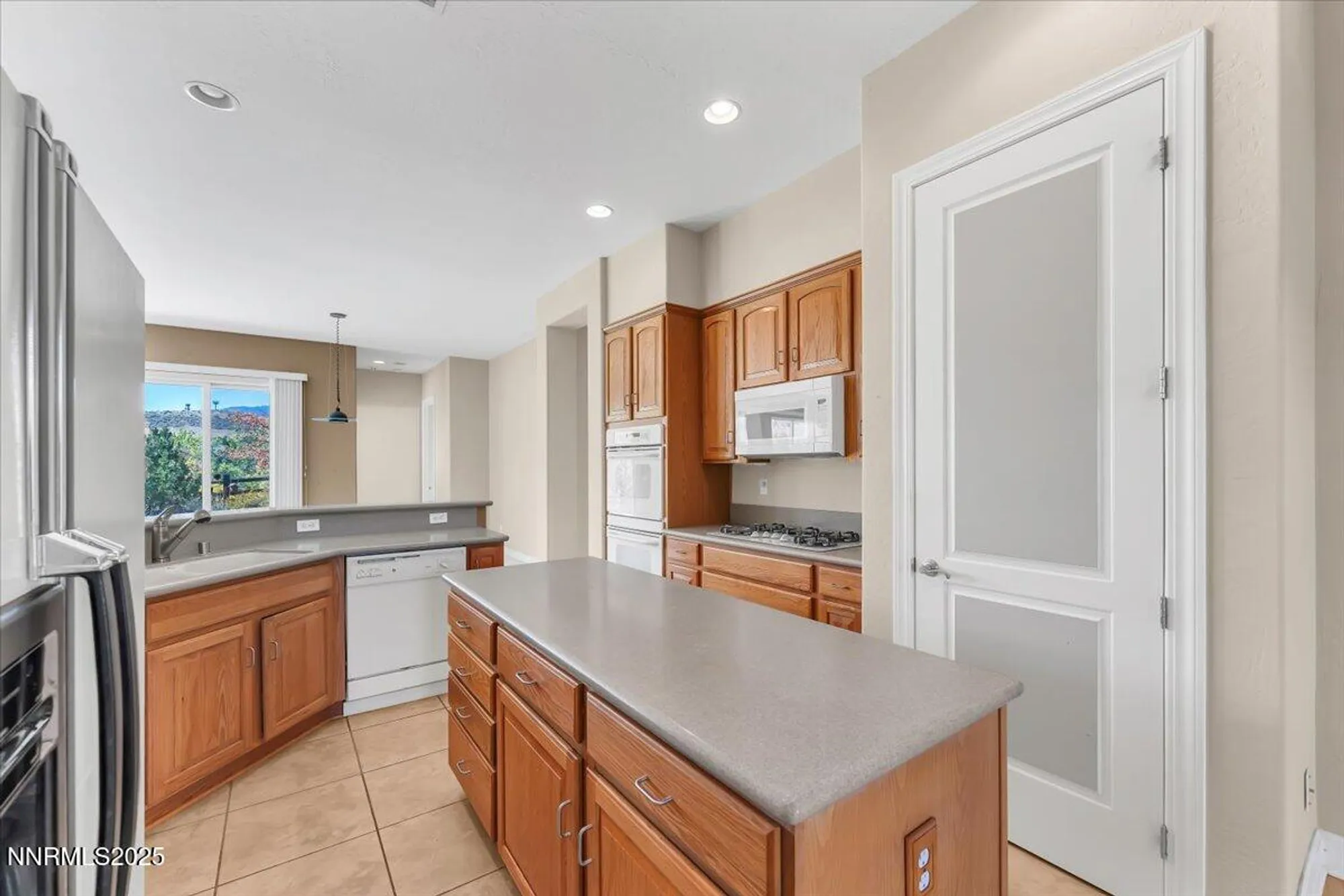Property Slideshow image 18 of 34 | 1405 meridian ranch dr, Reno, NV, 89523