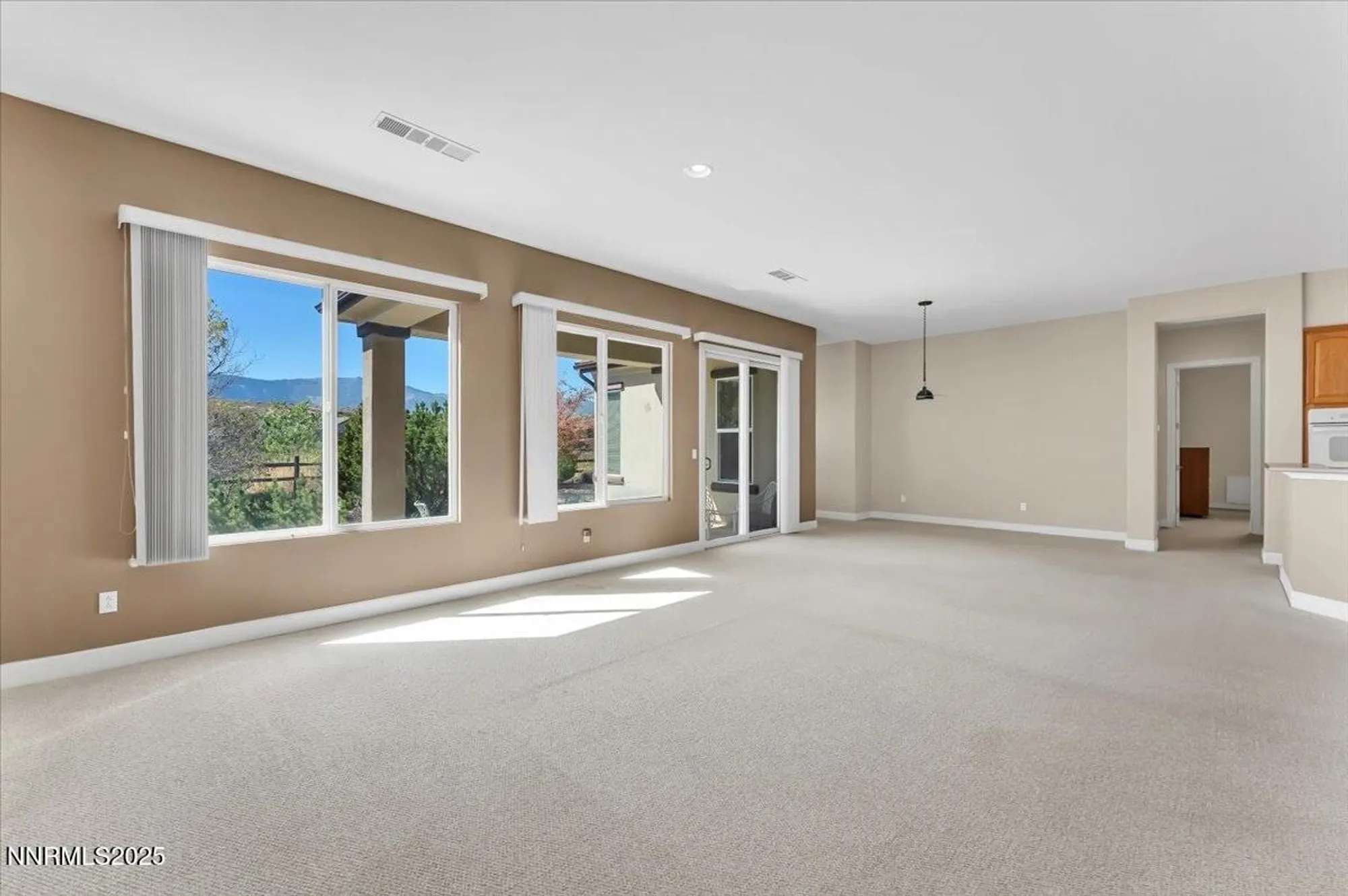 Property Slideshow image 8 of 34 | 1405 meridian ranch dr, Reno, NV, 89523