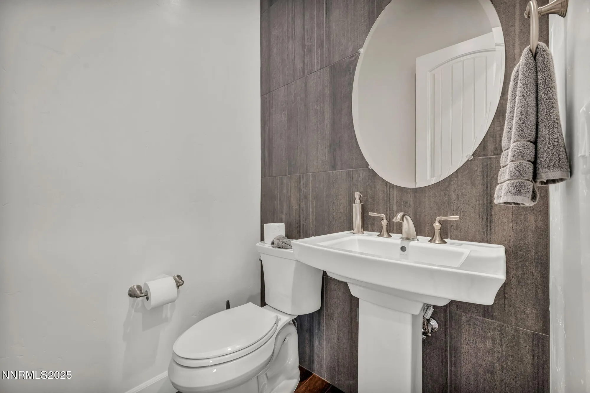 Property Slideshow image 33 of 46 | 2348 hammer falls dr, Reno, NV, 89521