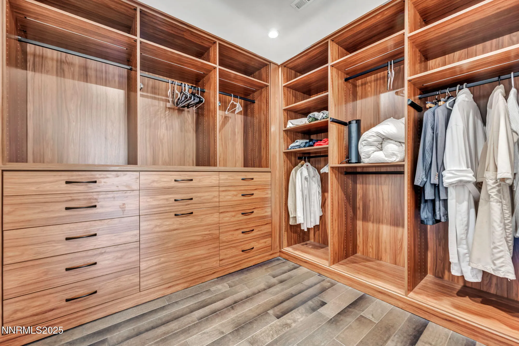 Property Slideshow image 28 of 46 | 2348 hammer falls dr, Reno, NV, 89521