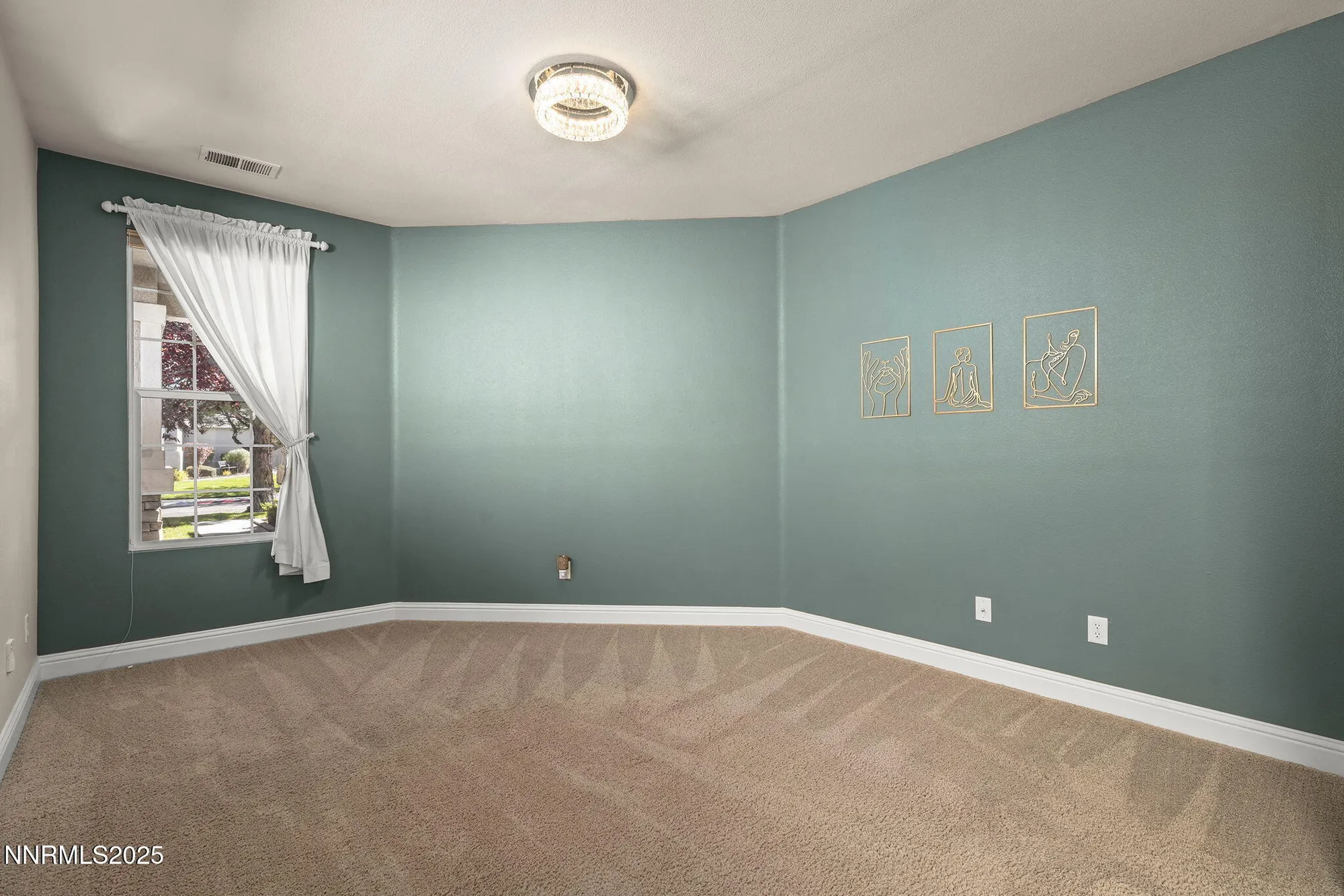 Property Slideshow image 14 of 32 | 10145 donner peak dr, Reno, NV, 89521