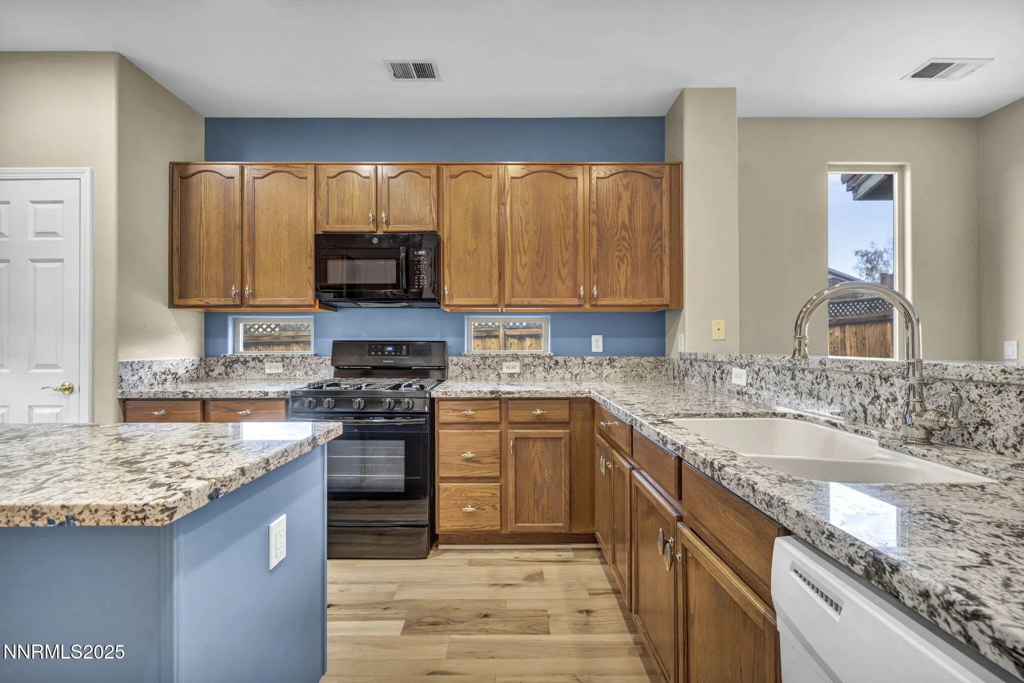 Property Slideshow image 14 of 35 | 1840 veneto dr, Sparks, NV, 89434