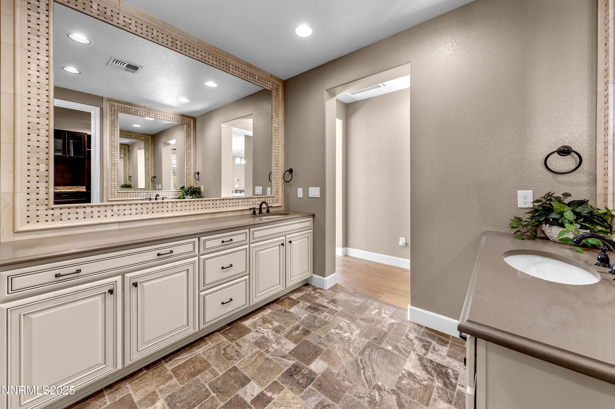 Property Slideshow image 26 of 54 | 9930 hafflinger ln, Reno, NV, 89521