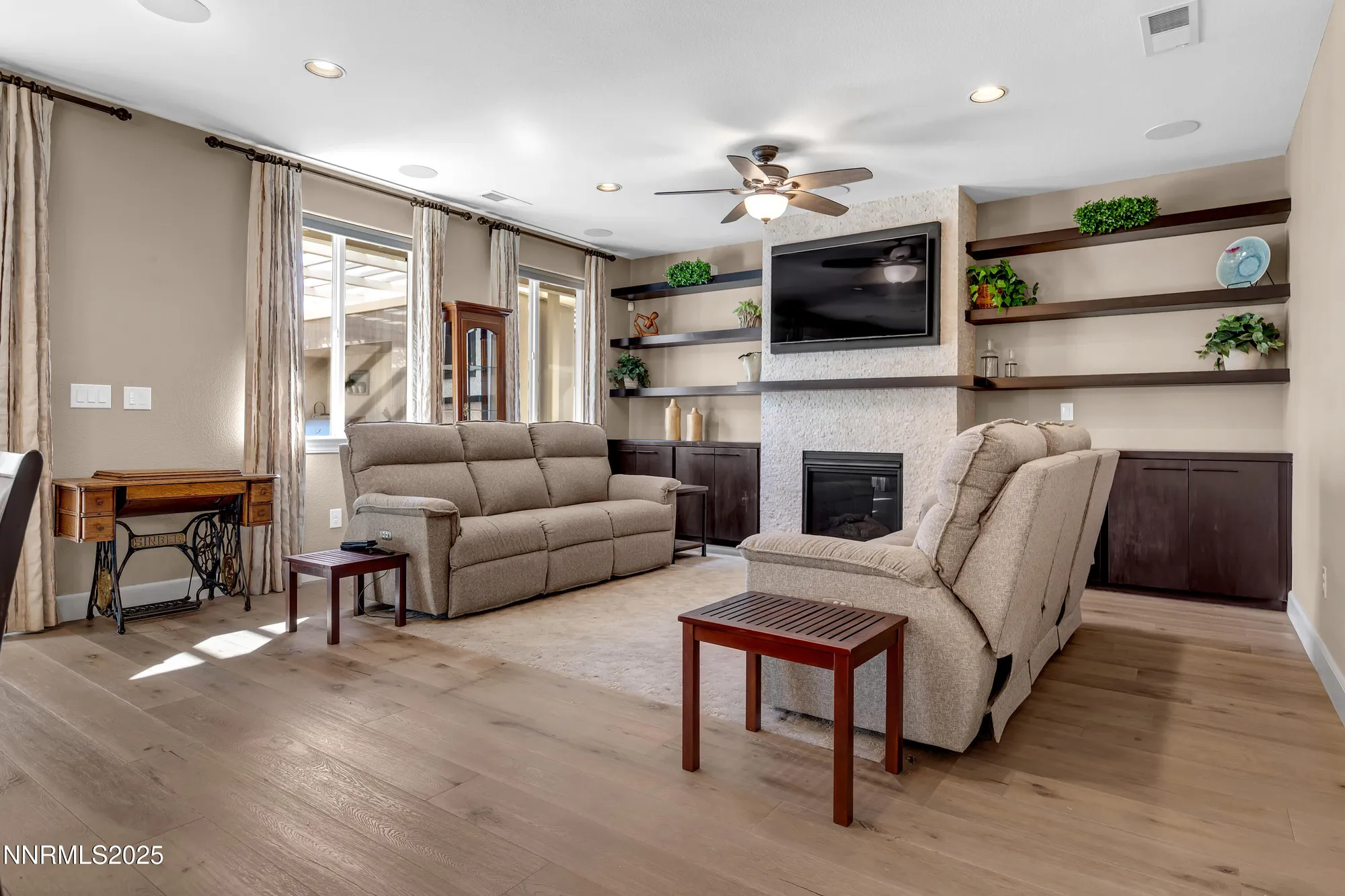 Property Slideshow image 17 of 54 | 9930 hafflinger ln, Reno, NV, 89521