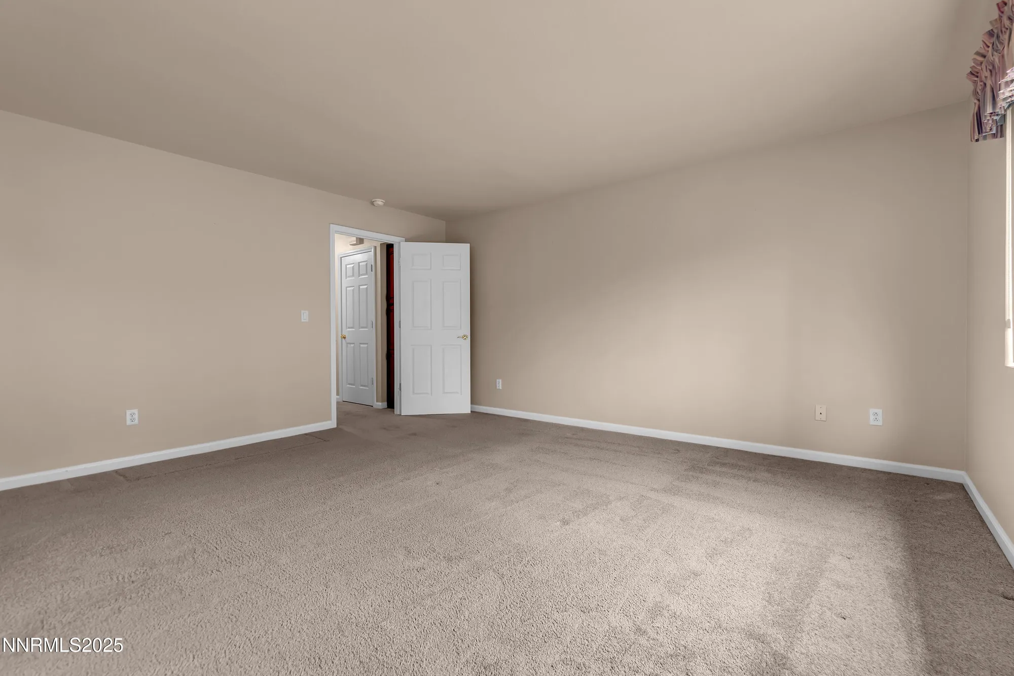 Property Slideshow image 22 of 49 | 2070 avella dr, Sparks, NV, 89434