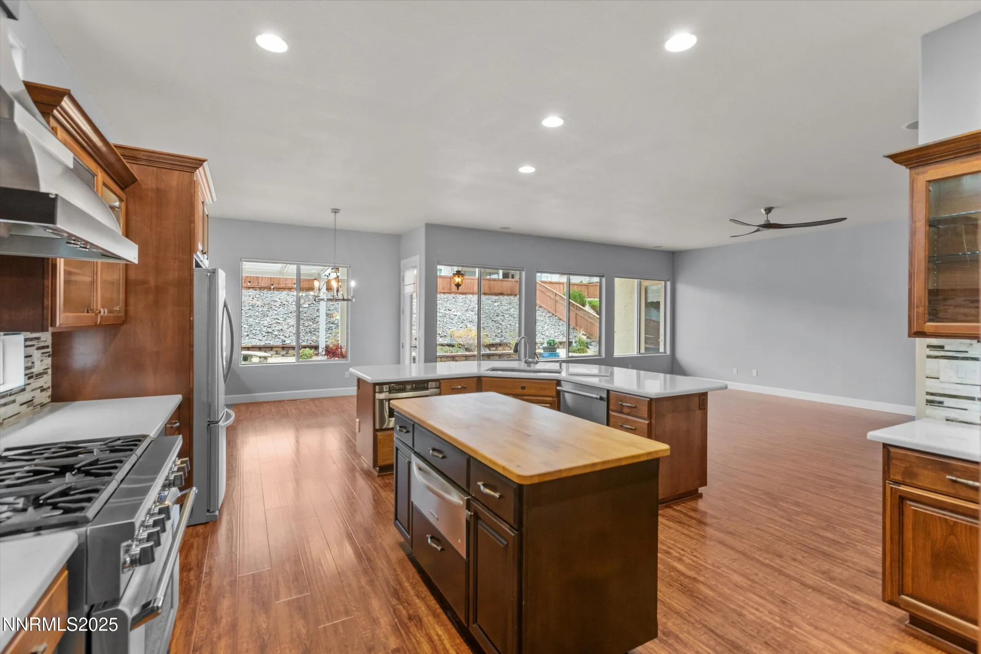 Property Slideshow image 20 of 53 | 1960 vicenza dr, Sparks, NV, 89434