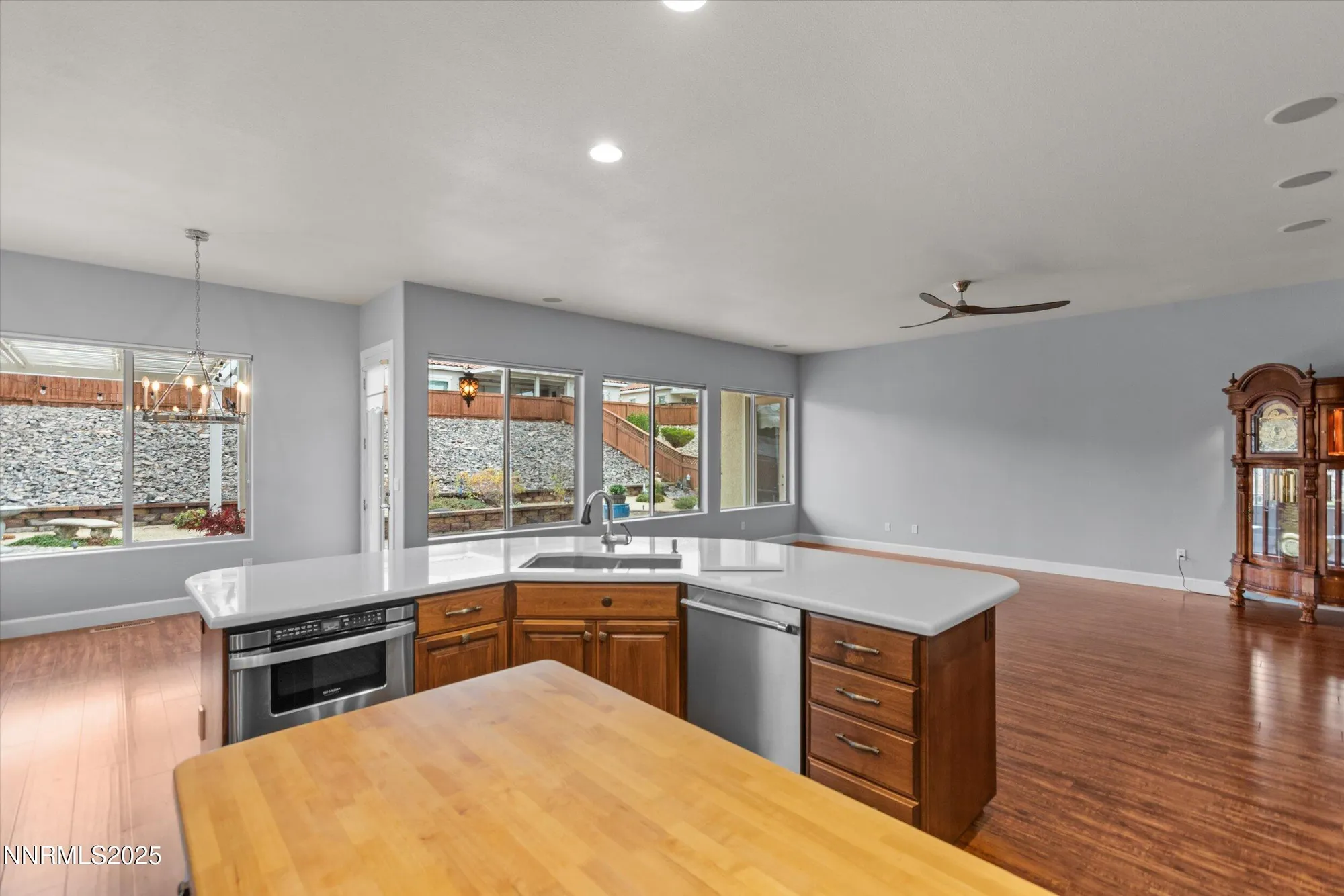 Property Slideshow image 21 of 53 | 1960 vicenza dr, Sparks, NV, 89434