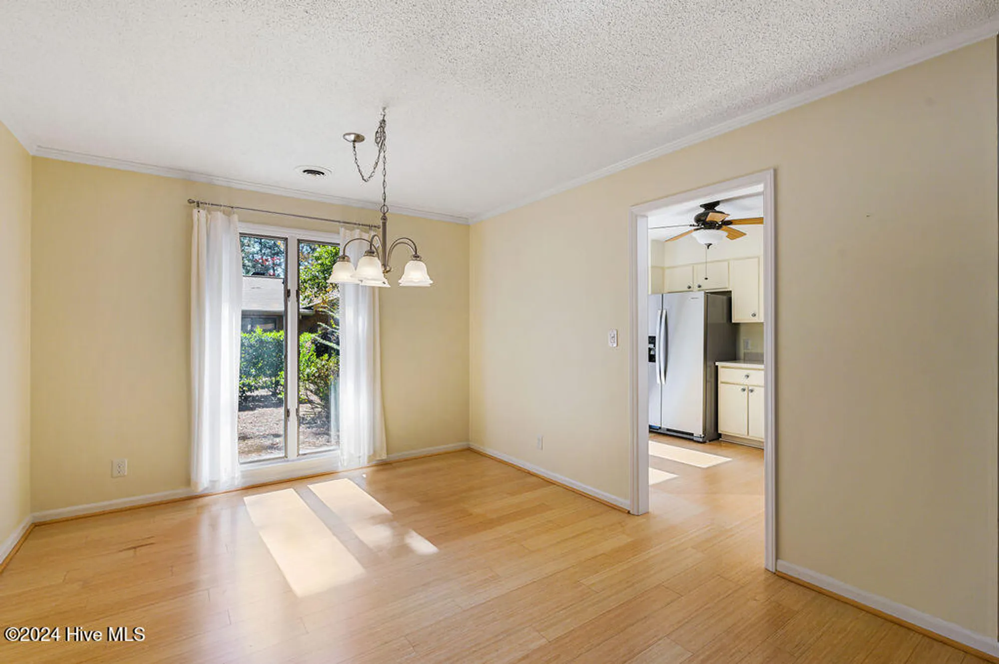 Property Slideshow image 7 of 37 | 201 bentwood ln, Southern Pines, NC, 28387