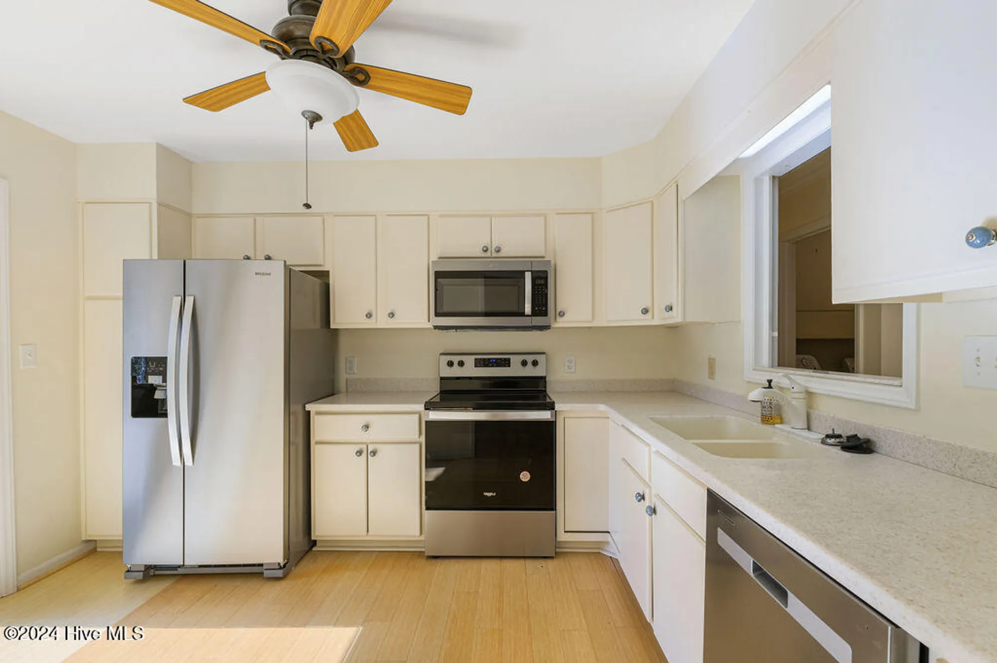 Property Slideshow image 9 of 37 | 201 bentwood ln, Southern Pines, NC, 28387