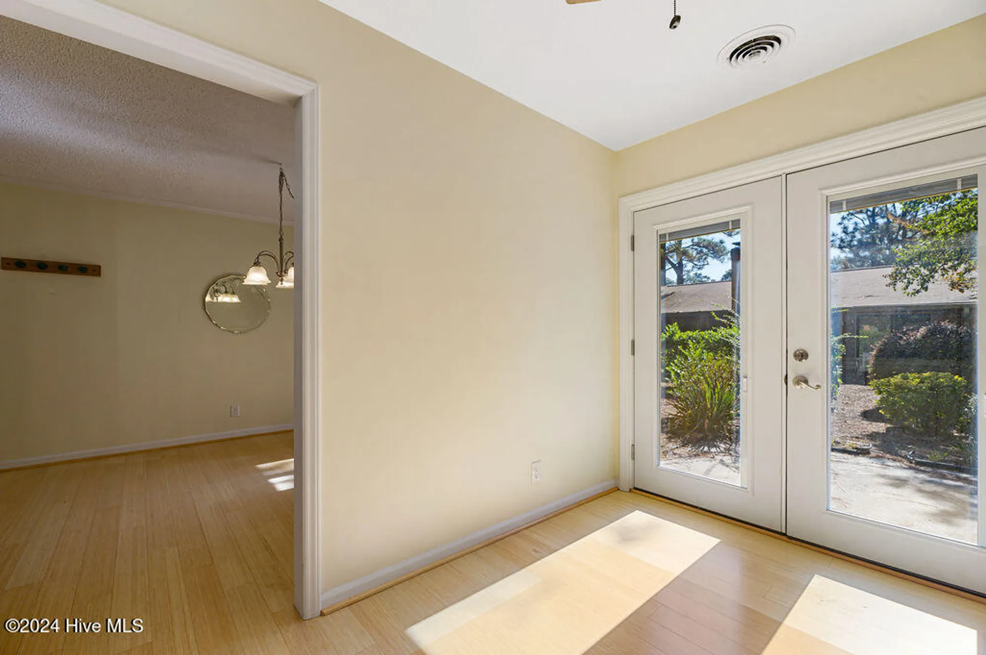 Property Slideshow image 12 of 37 | 201 bentwood ln, Southern Pines, NC, 28387