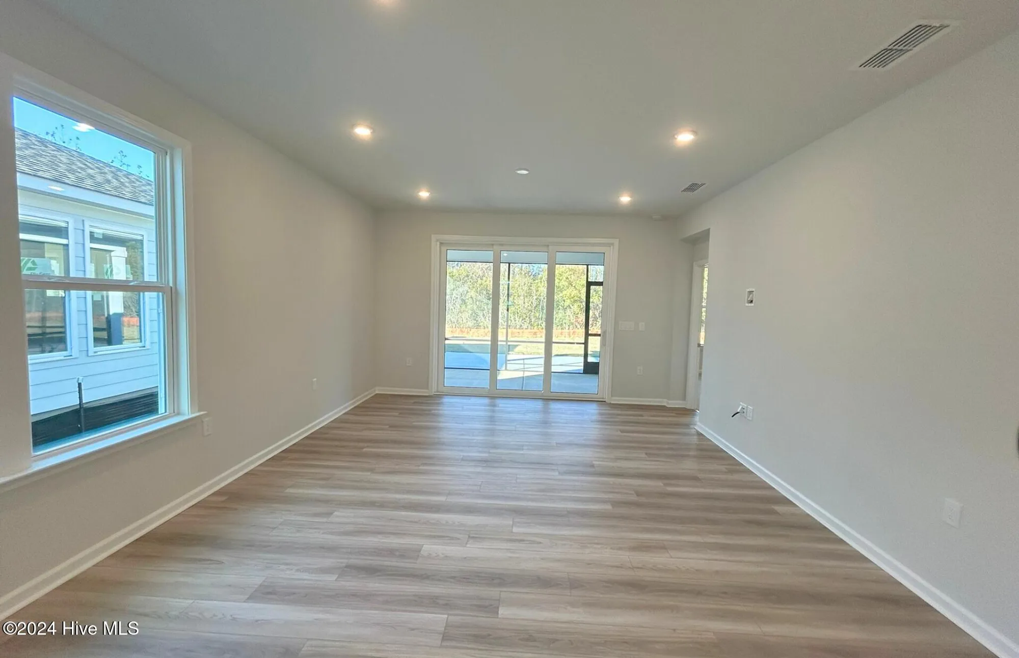 Property Slideshow image 4 of 41 | 5047 meadow buttercup ct, Leland, NC, 28479