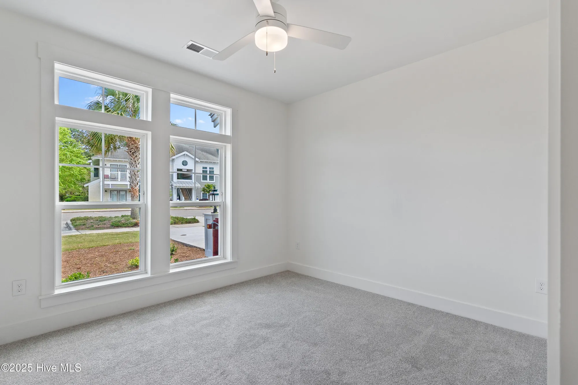 Property Slideshow image 27 of 28 | 2537 st james dr apt 1102, Southport, NC, 28461