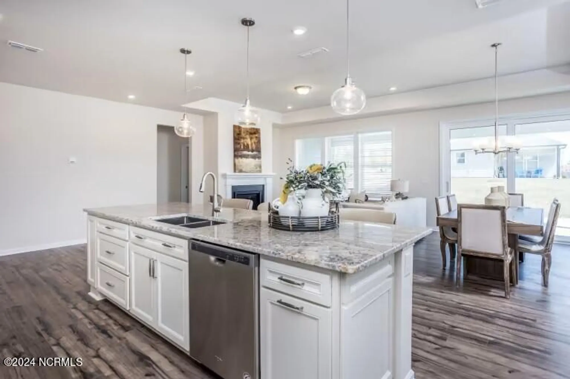 Property Slideshow image 3 of 18 | 5505 coral tide ave, Wilmington, NC, 28412